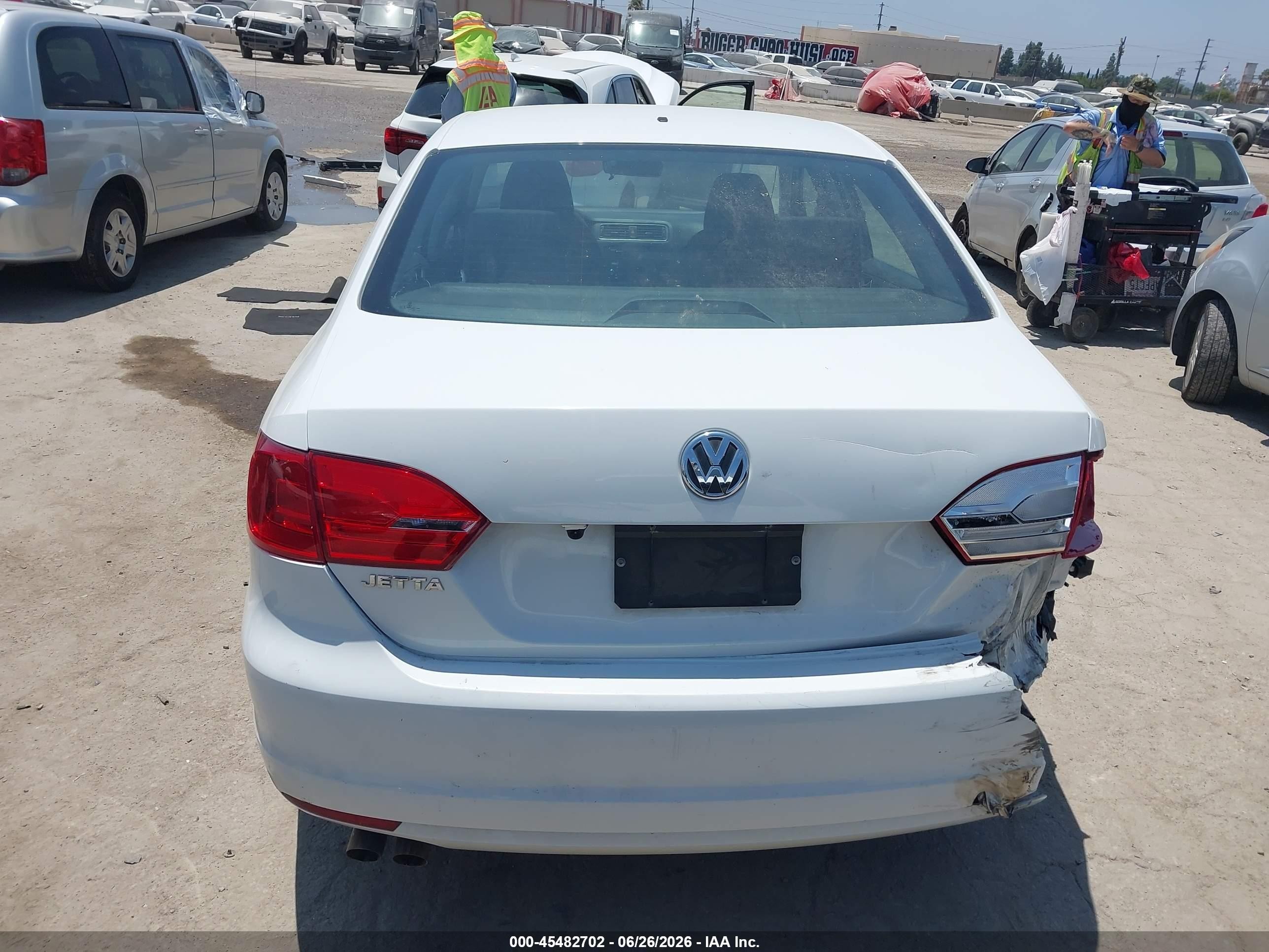 2014 Volkswagen Jetta 2.0l S White vin: 3VW2K7AJ7EM409603