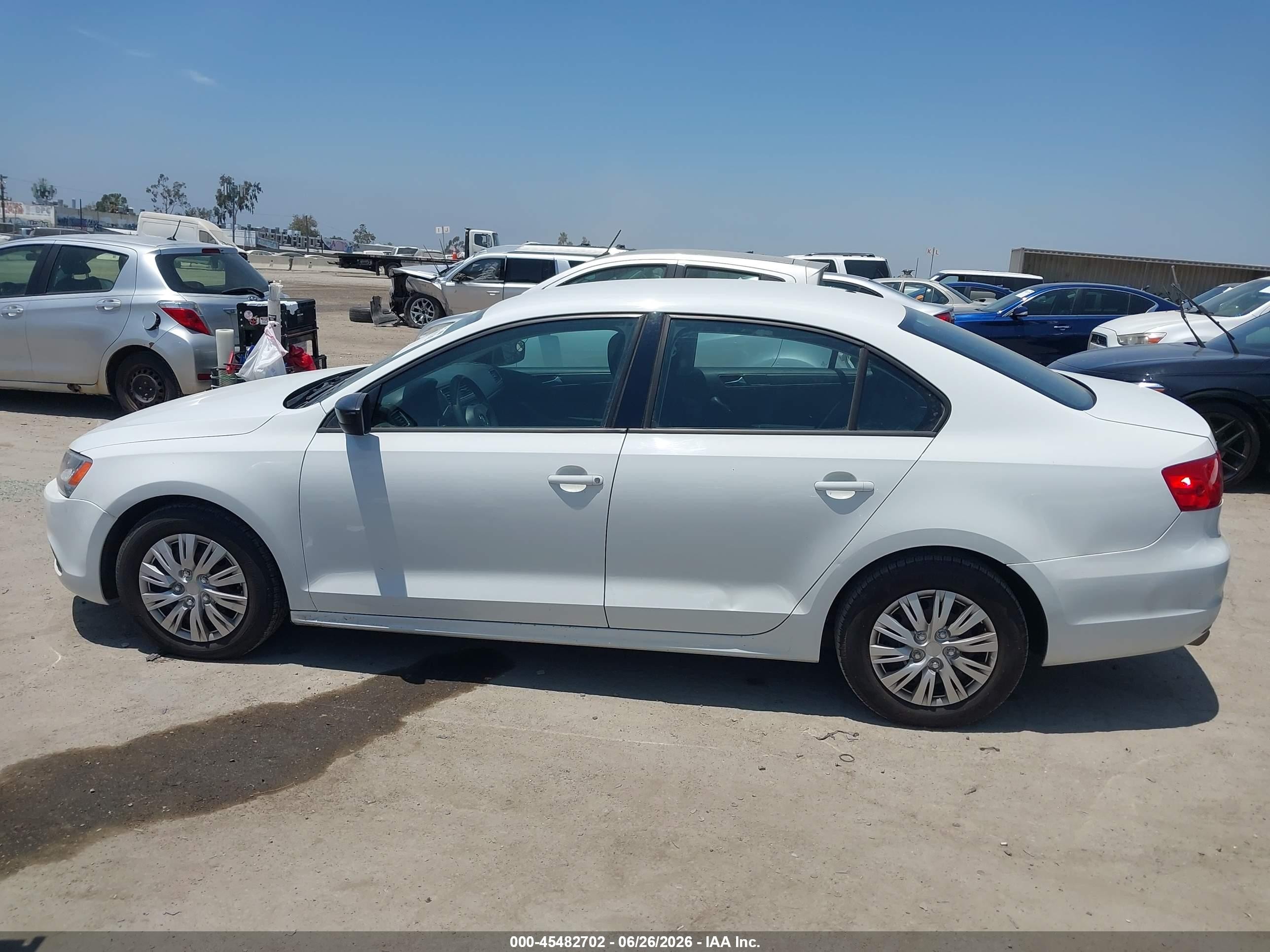 2014 Volkswagen Jetta 2.0l S White vin: 3VW2K7AJ7EM409603