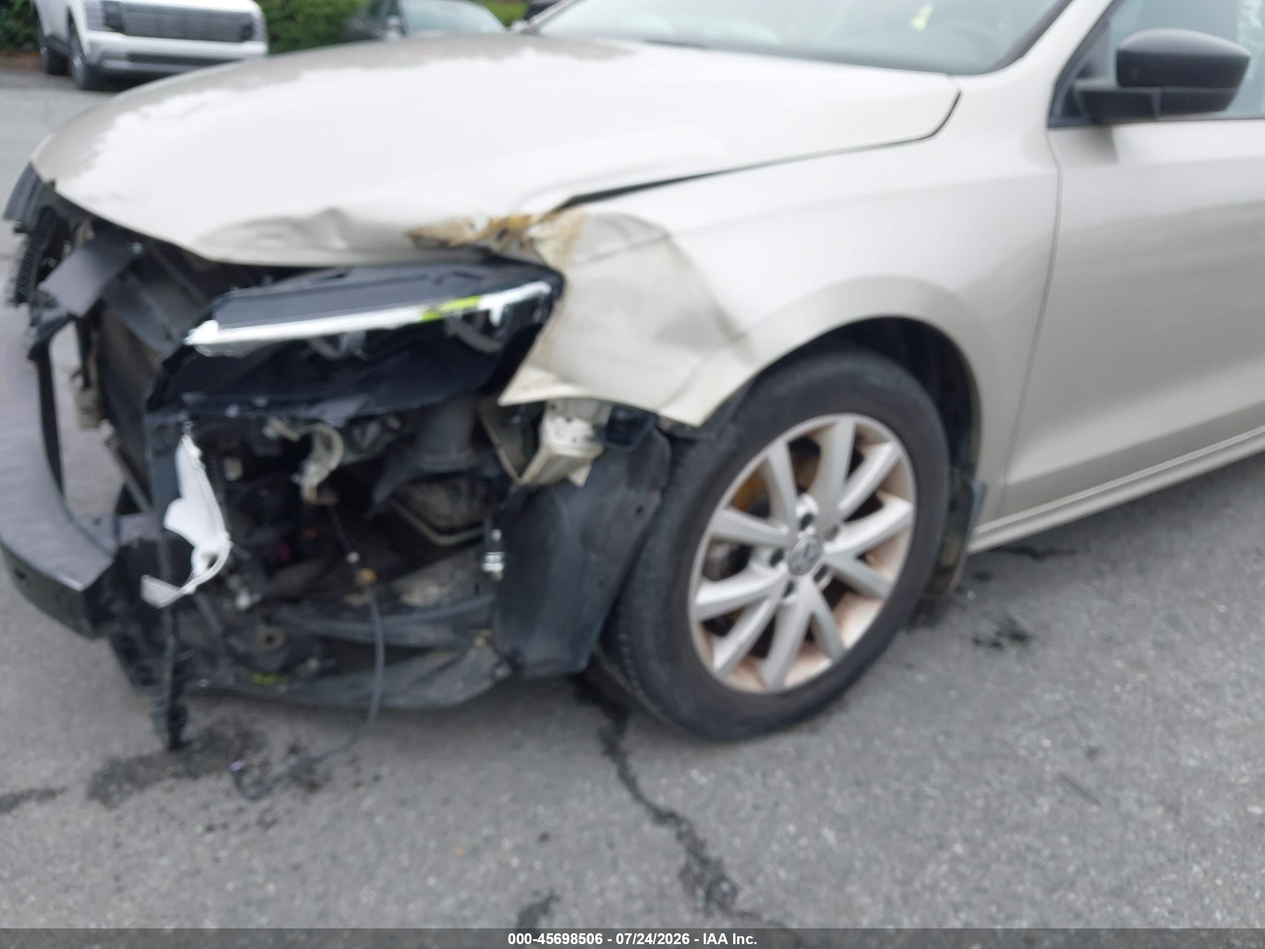 2015 Volkswagen Jetta 2.0l S Gold vin: 3VW2K7AJ7FM221715