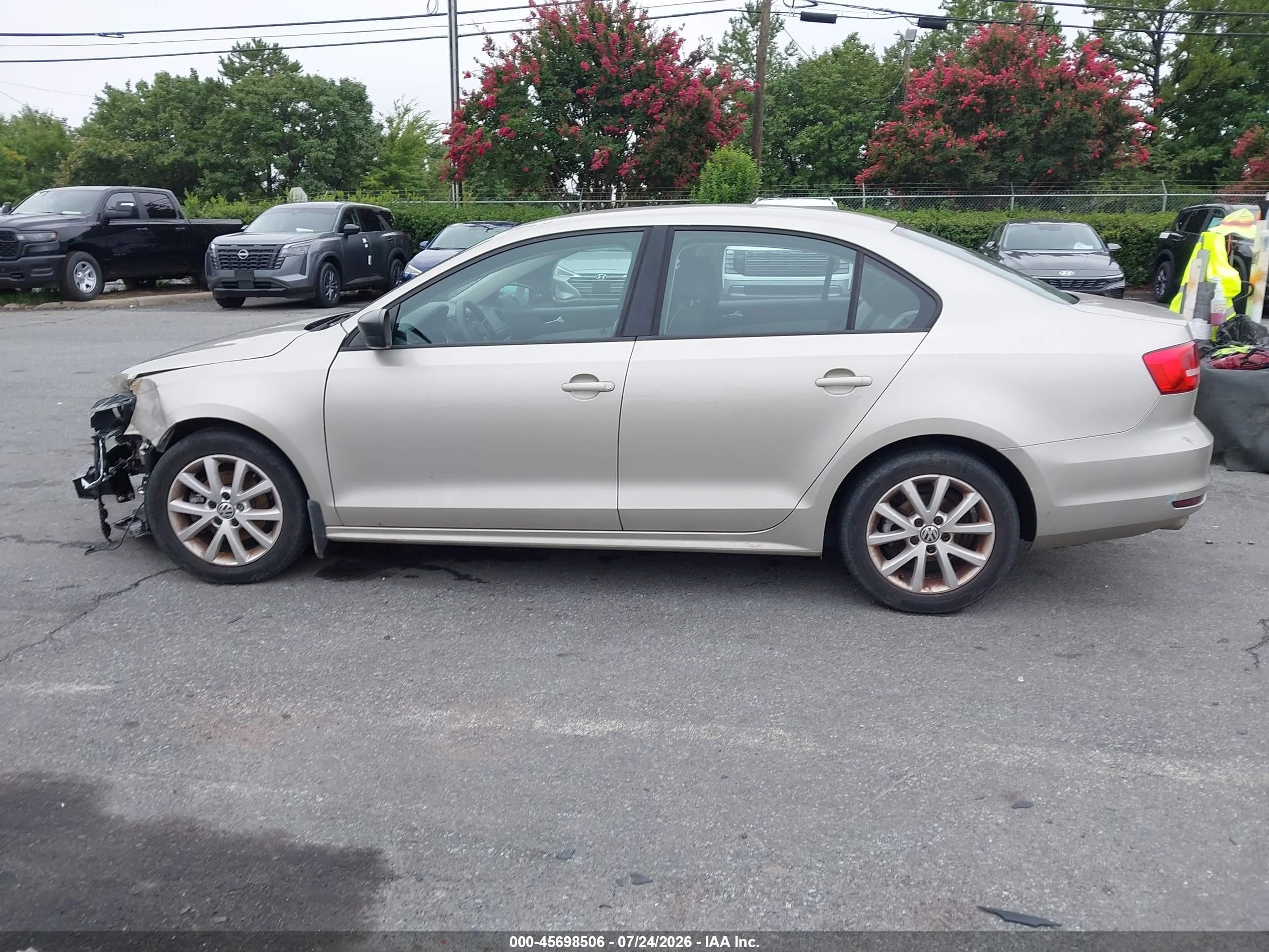 2015 Volkswagen Jetta 2.0l S Gold vin: 3VW2K7AJ7FM221715