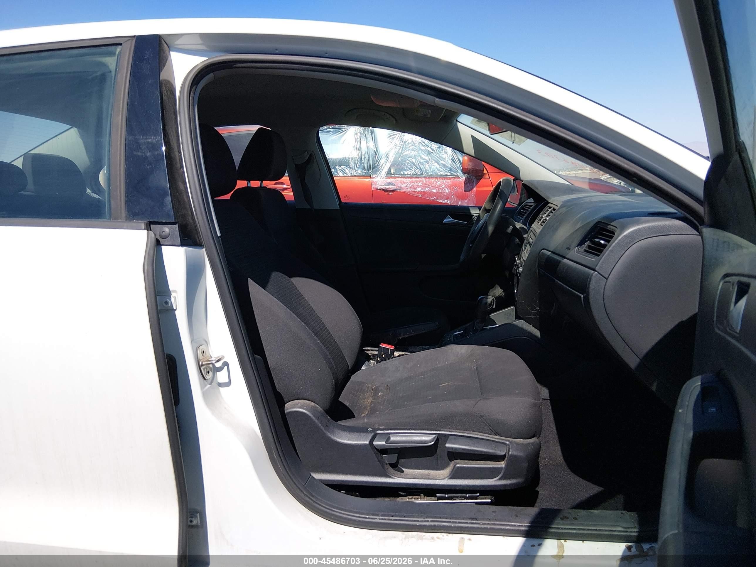 2015 Volkswagen Jetta 2.0l S White vin: 3VW2K7AJ7FM224632