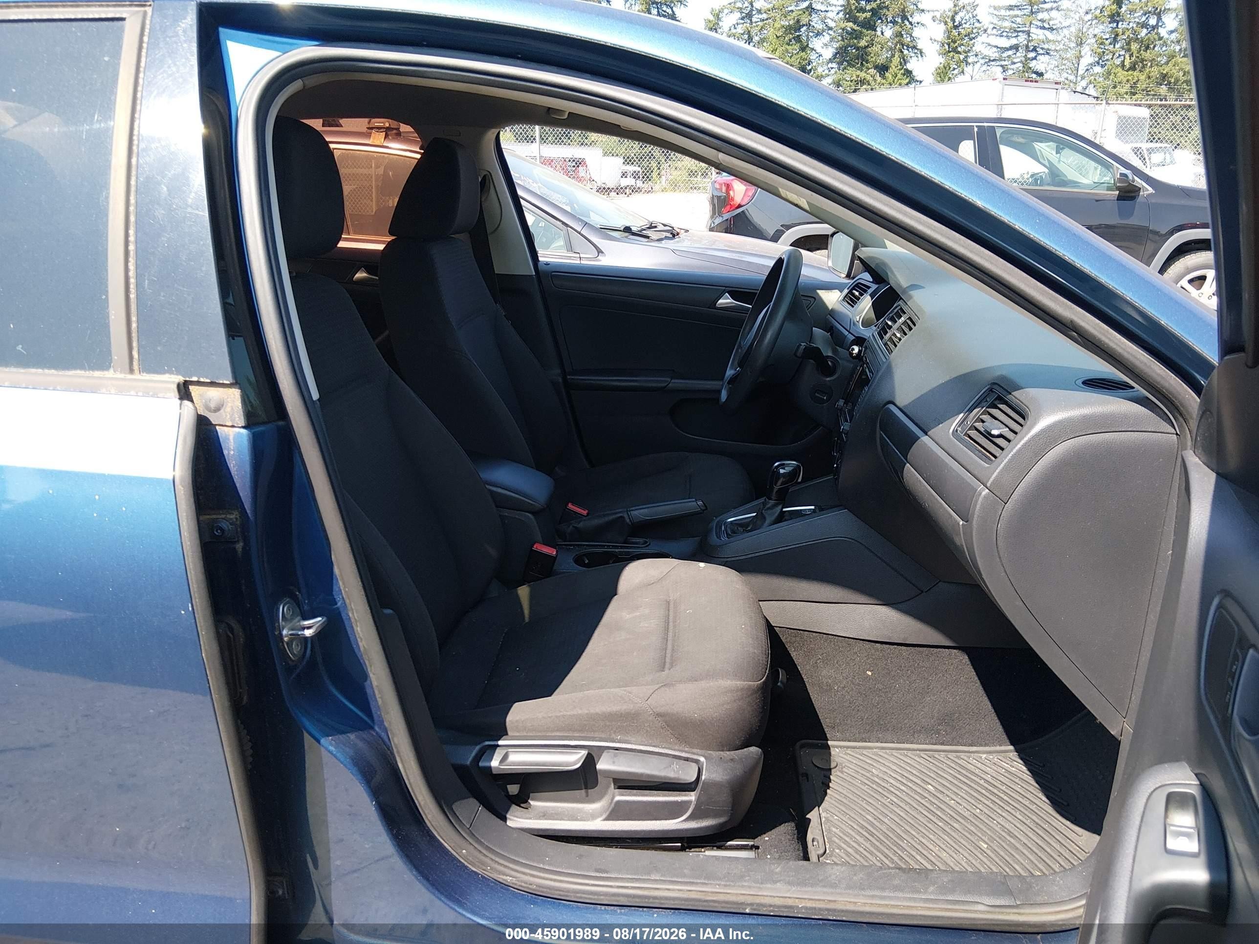2015 Volkswagen Jetta 2.0l S Blue vin: 3VW2K7AJ7FM249188