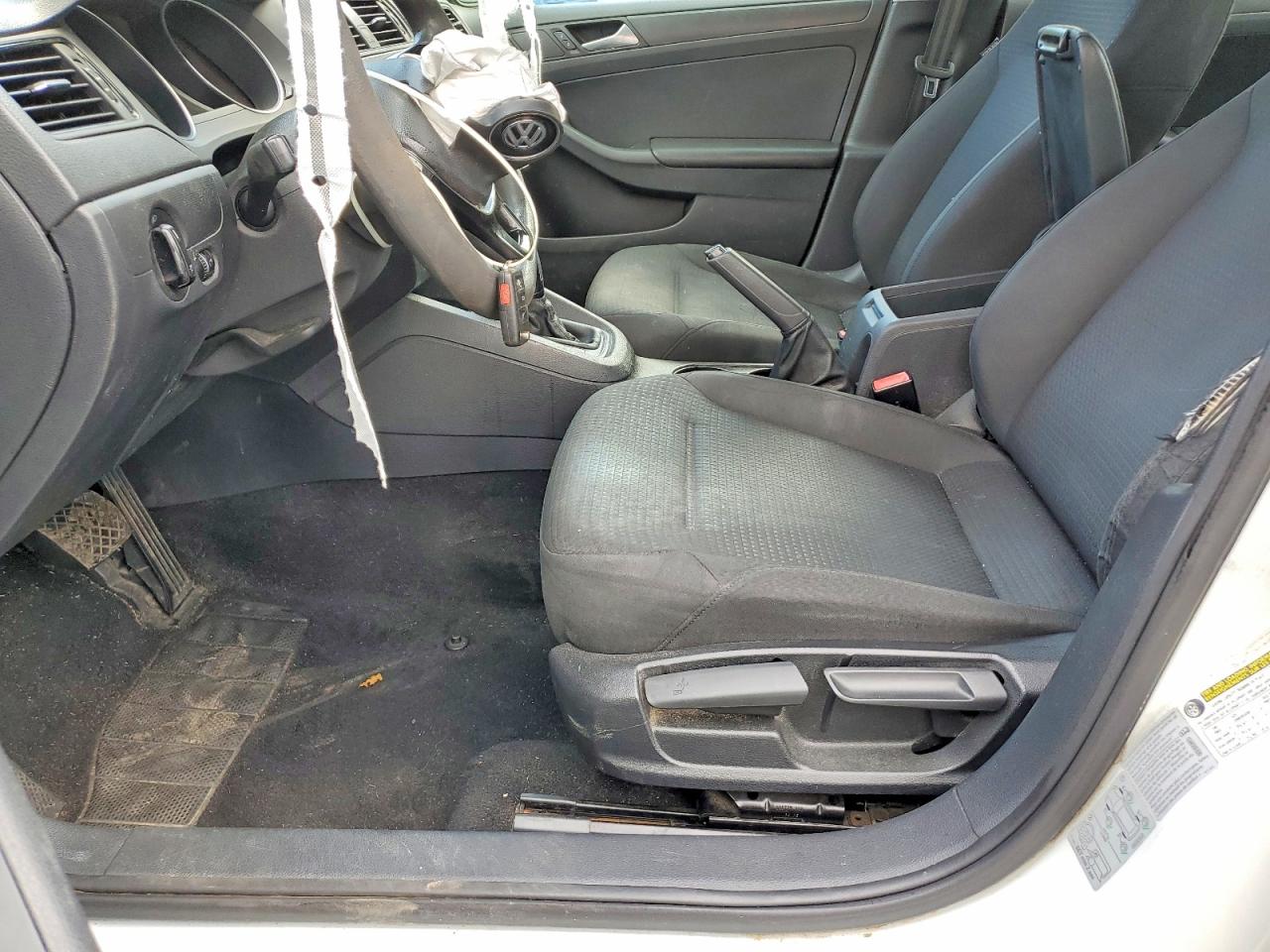2015 Volkswagen Jetta Base White vin: 3VW2K7AJ7FM316159