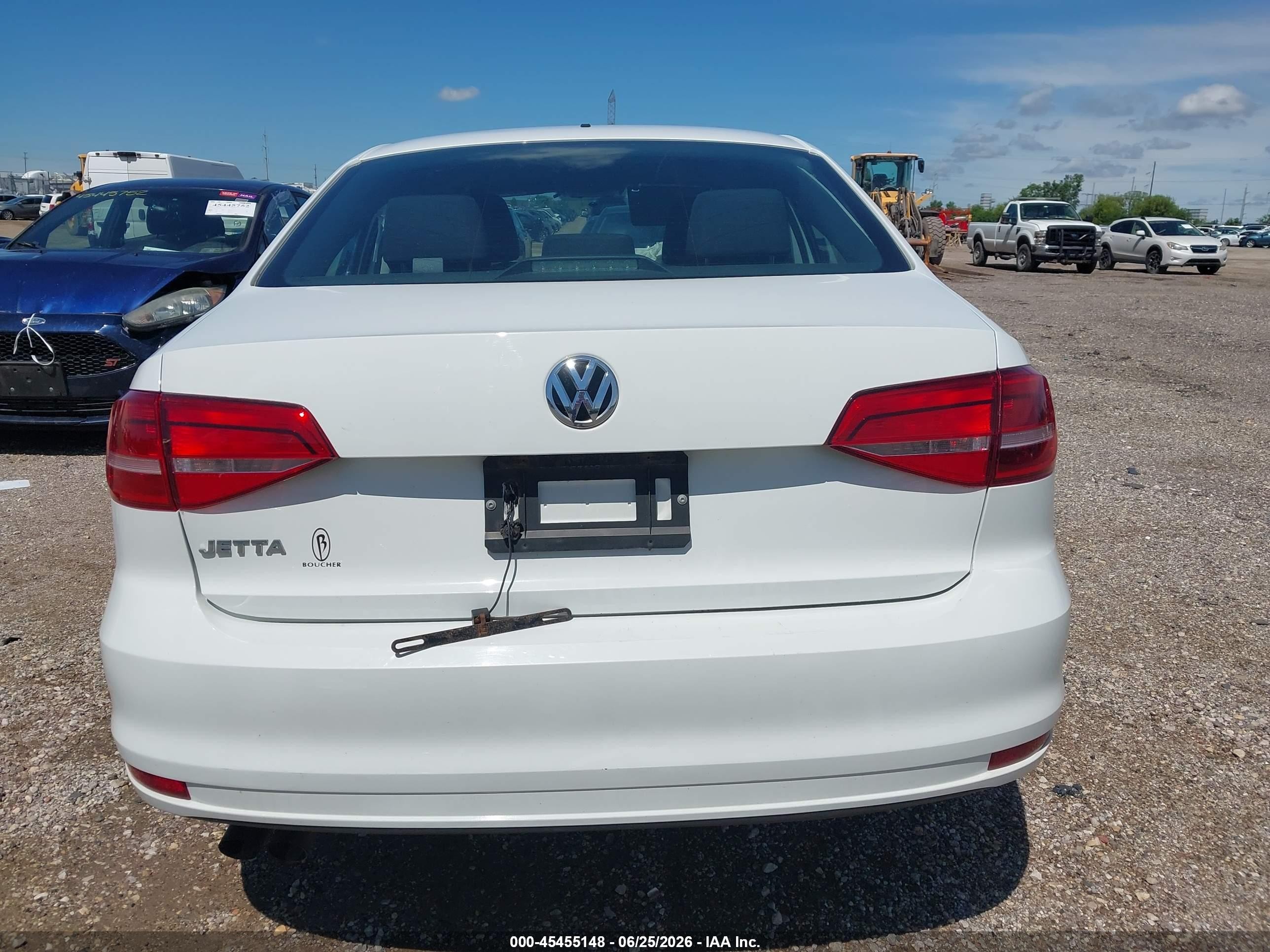 2015 Volkswagen Jetta 2.0l S White vin: 3VW2K7AJ7FM350859