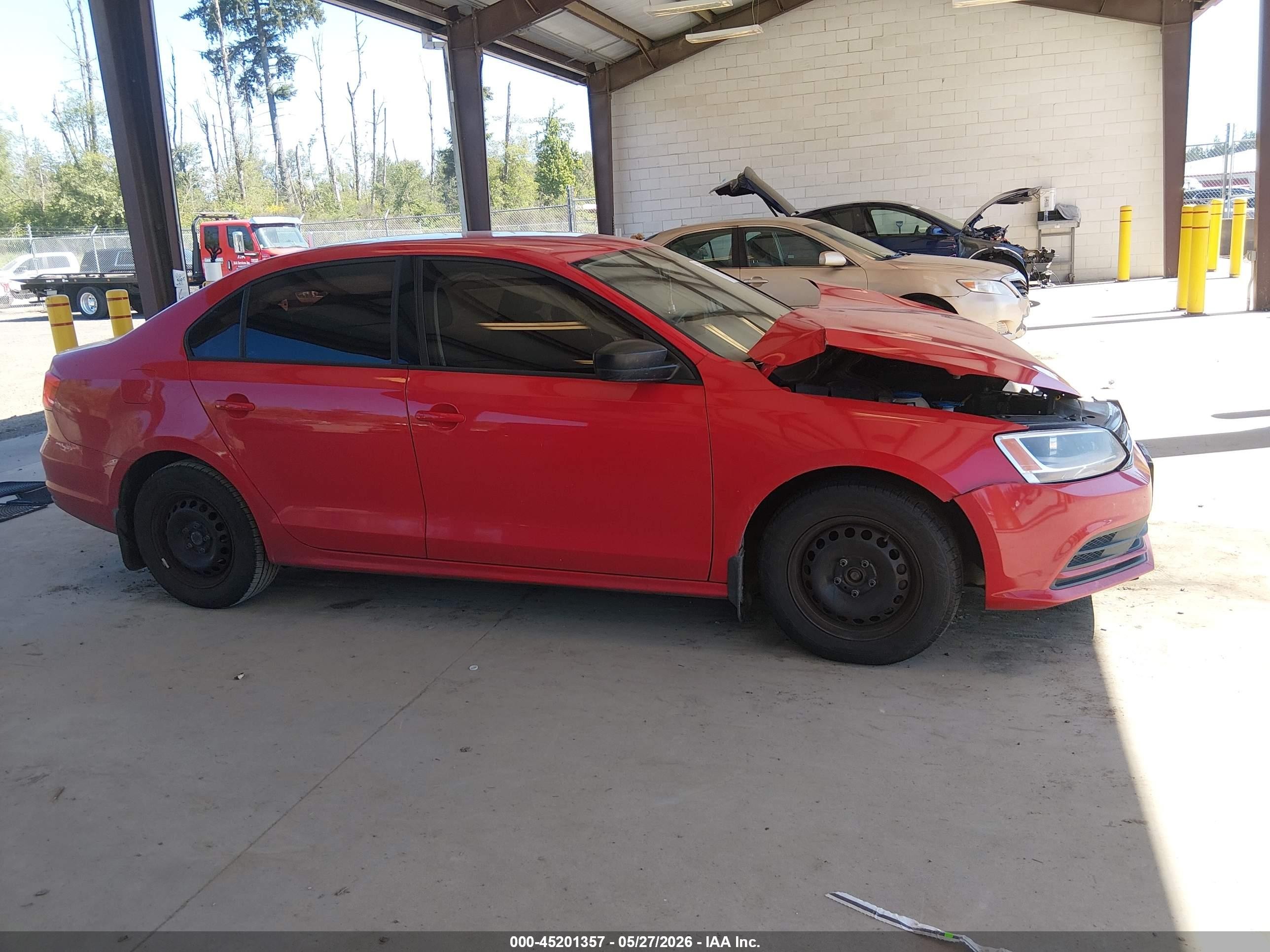 2015 Volkswagen Jetta 2.0l S Красный vin: 3VW2K7AJ7FM357147