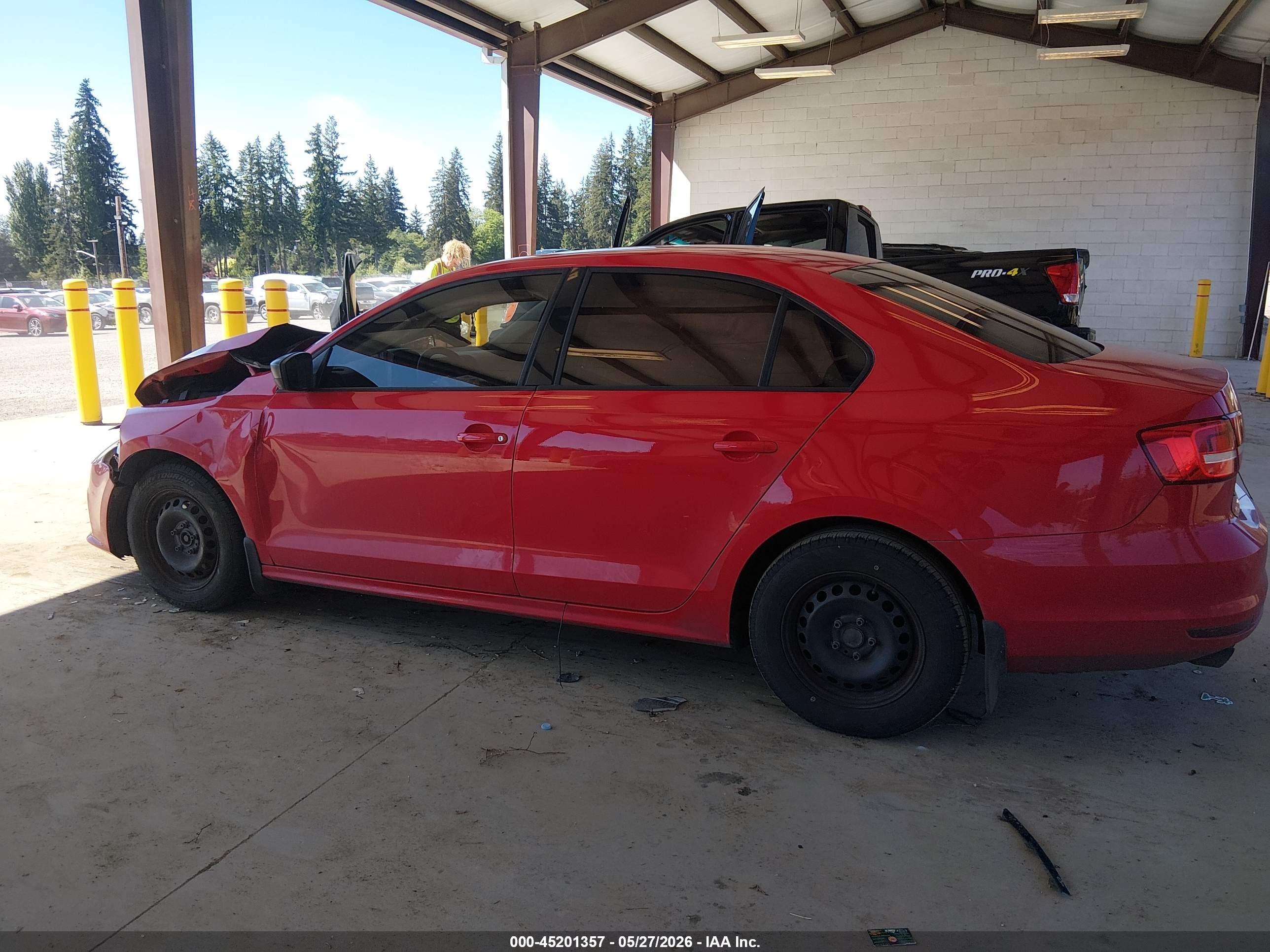 2015 Volkswagen Jetta 2.0l S Красный vin: 3VW2K7AJ7FM357147
