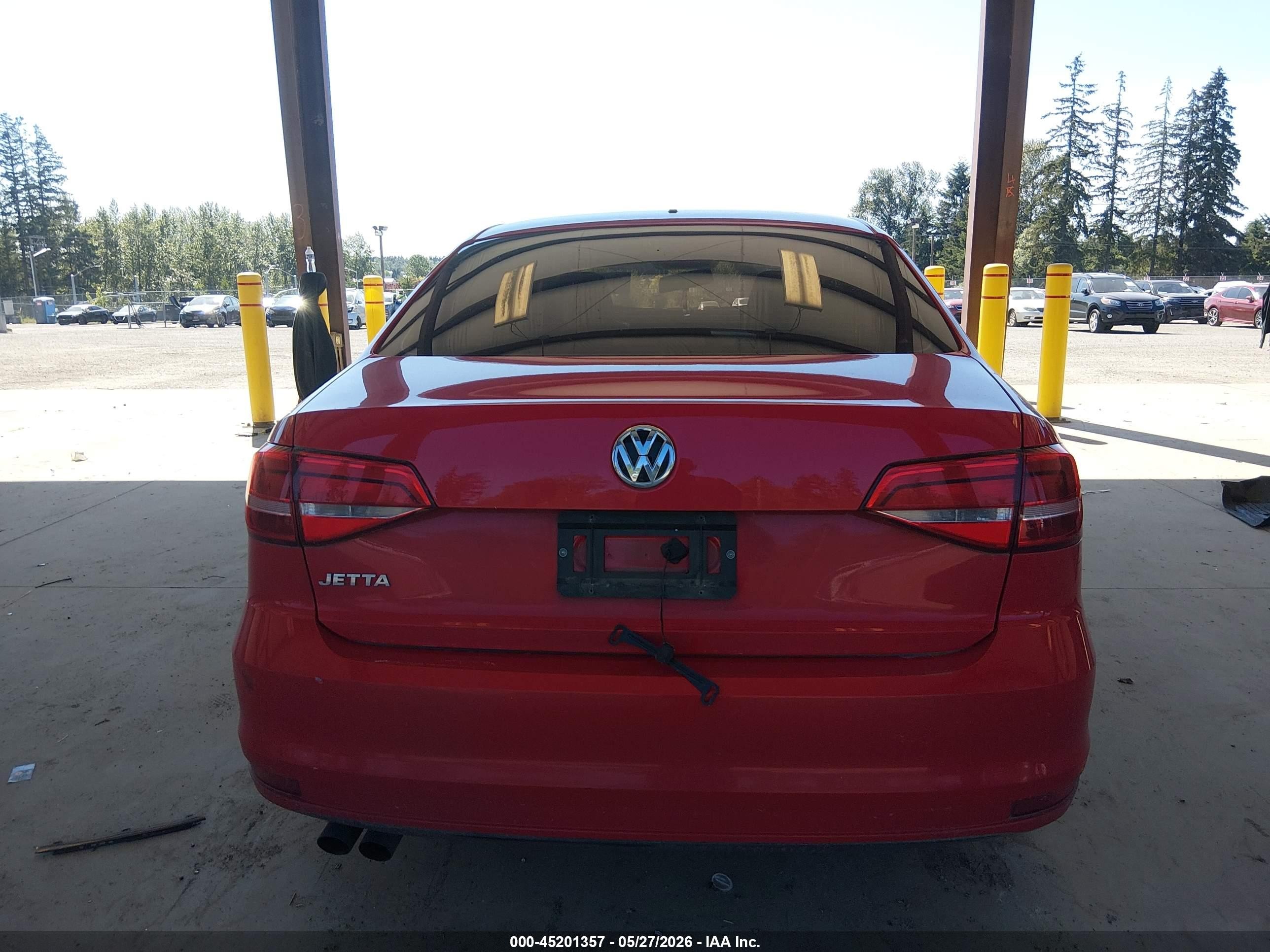 2015 Volkswagen Jetta 2.0l S Красный vin: 3VW2K7AJ7FM357147
