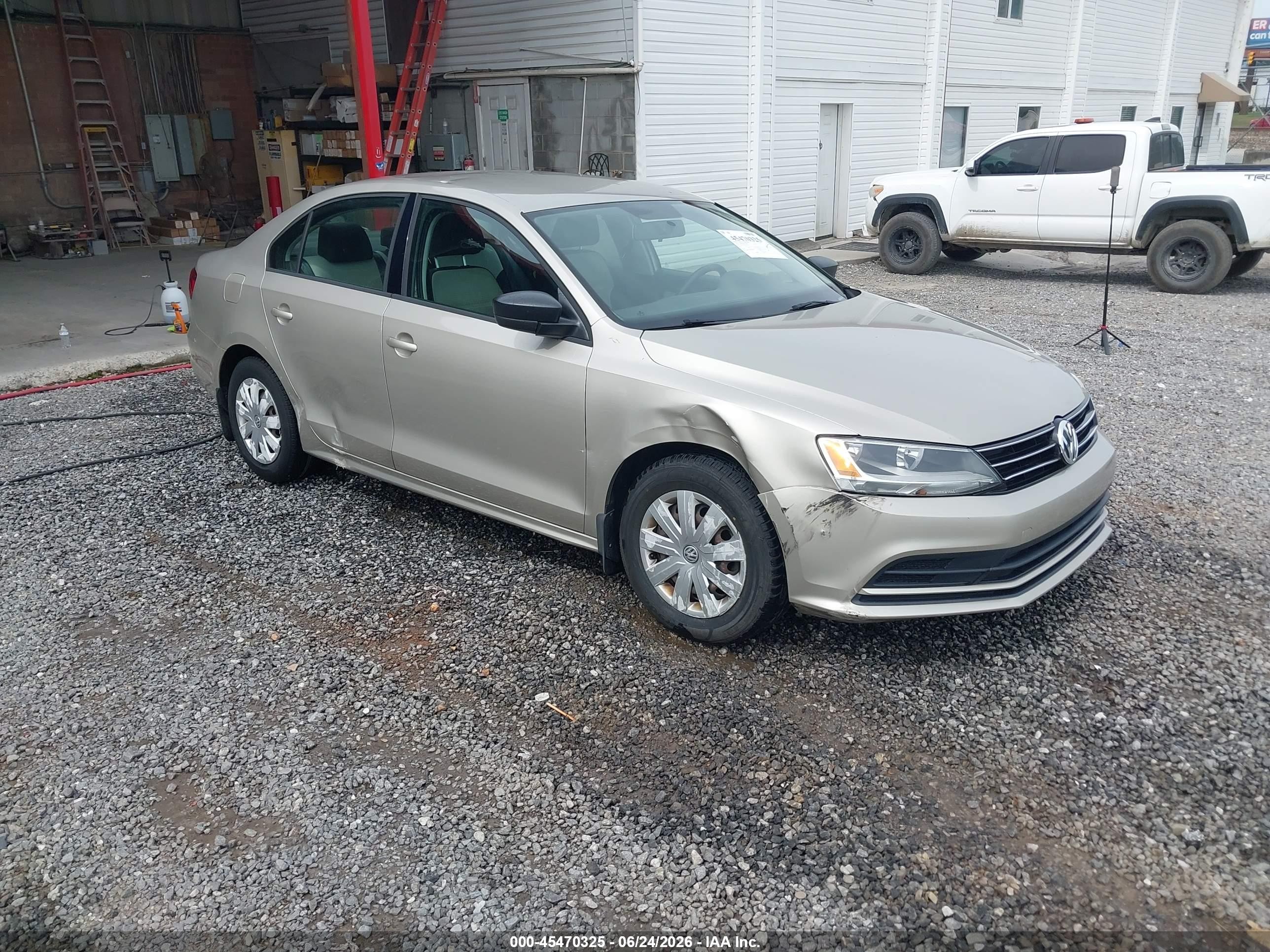 2015 Volkswagen Jetta 2.0l S Gold vin: 3VW2K7AJ7FM410588
