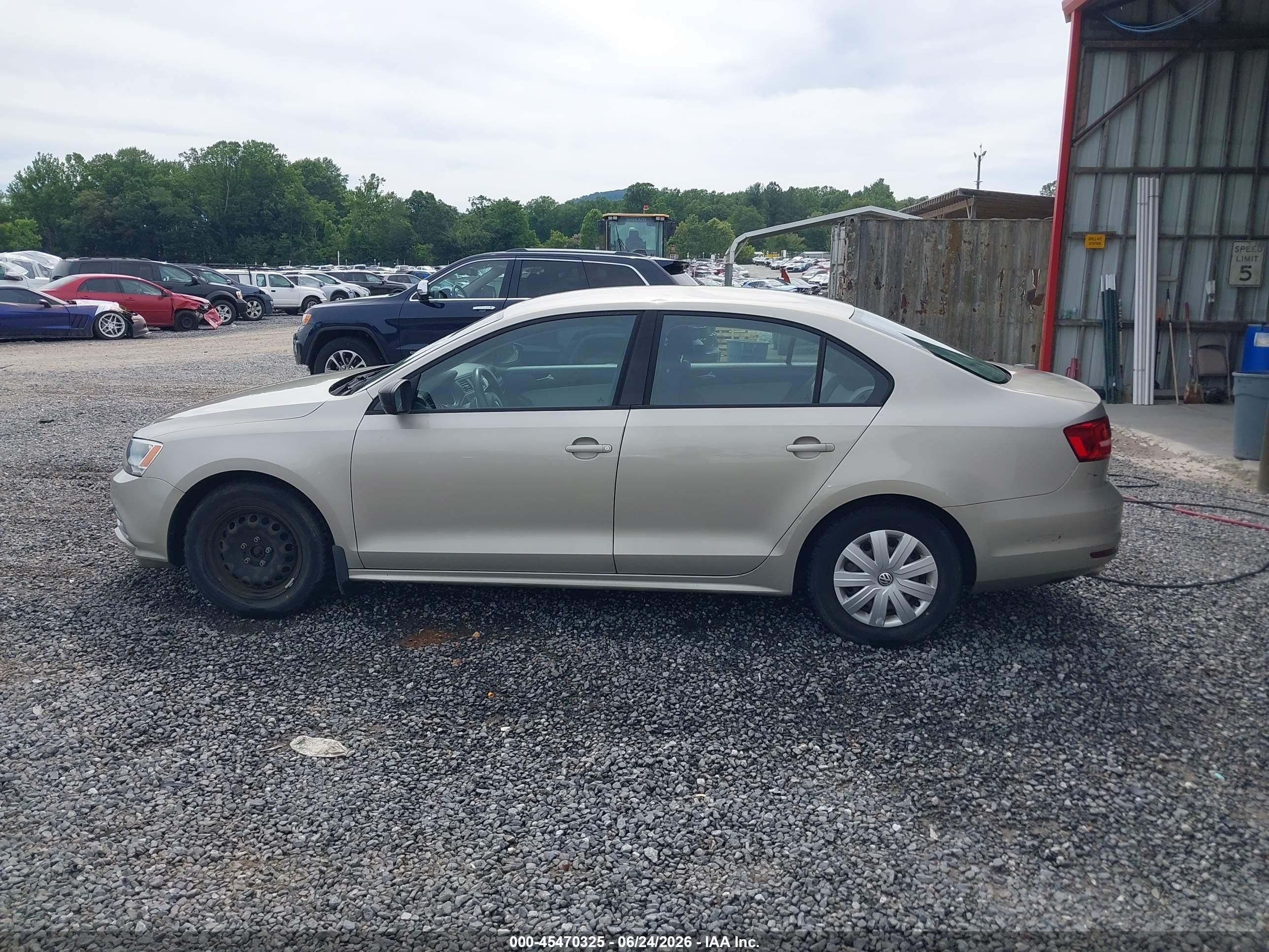 2015 Volkswagen Jetta 2.0l S Gold vin: 3VW2K7AJ7FM410588
