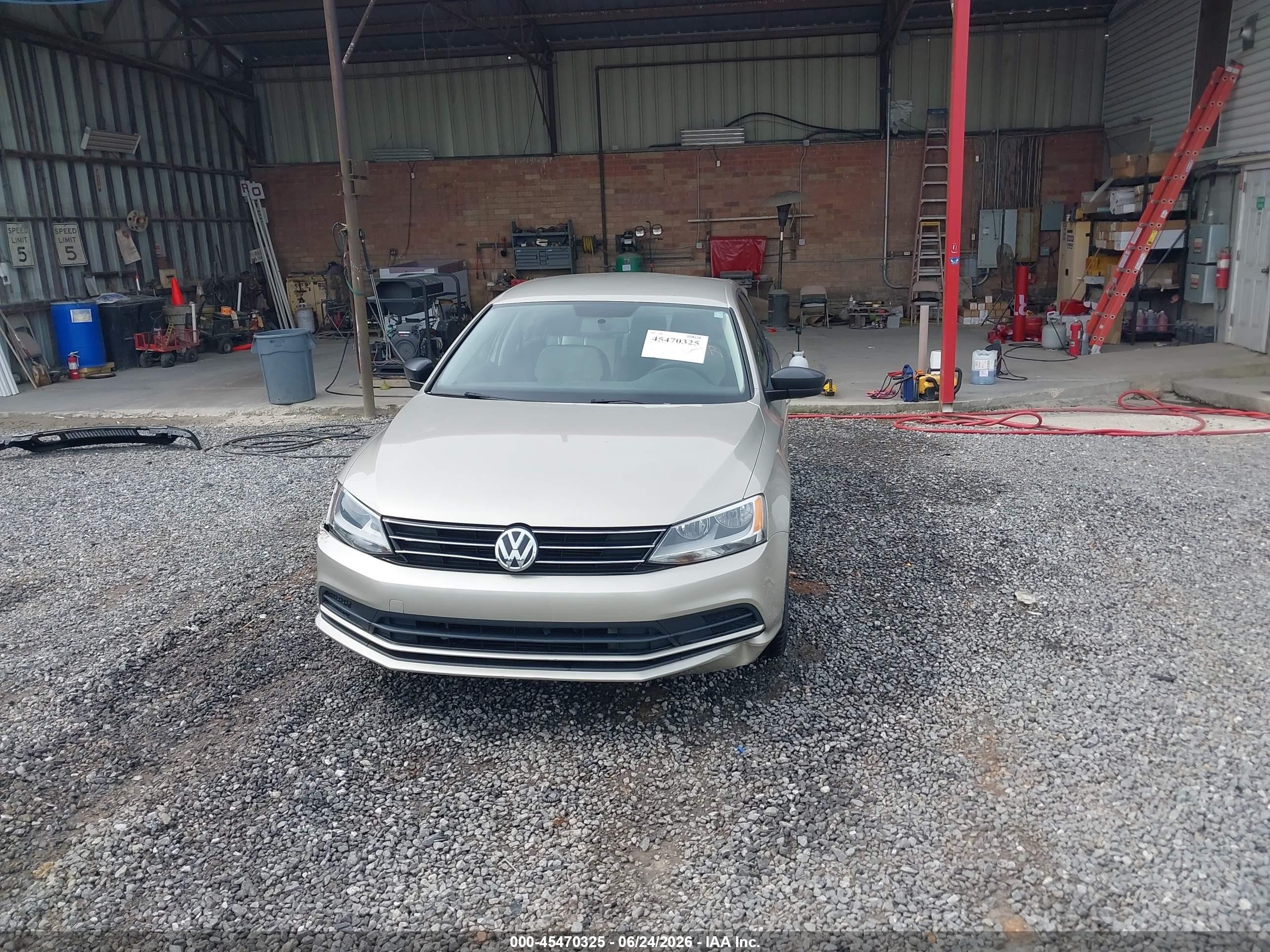 2015 Volkswagen Jetta 2.0l S Gold vin: 3VW2K7AJ7FM410588