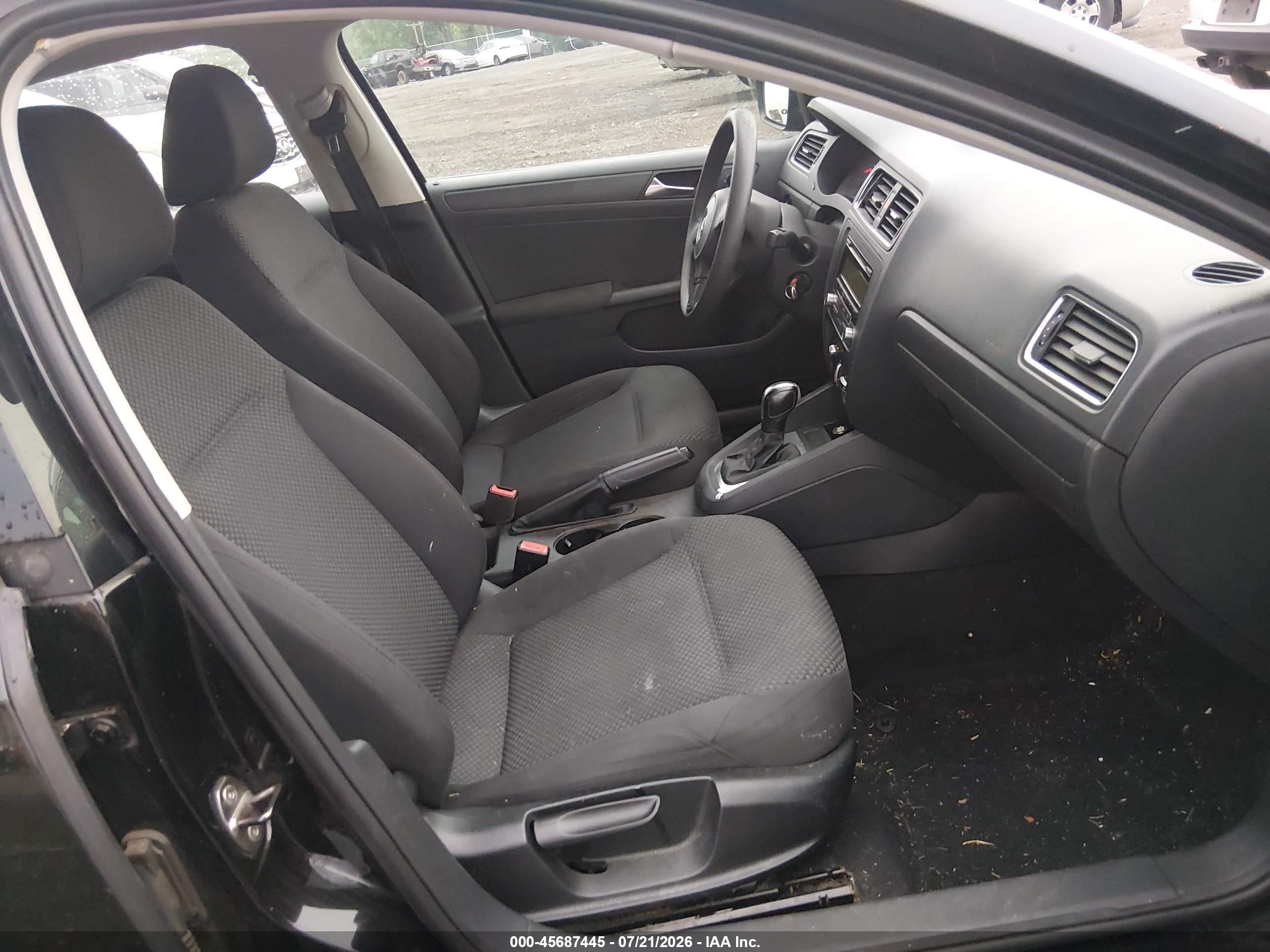 2011 Volkswagen Jetta 2.0l S Black vin: 3VW2K7AJ8BM019329