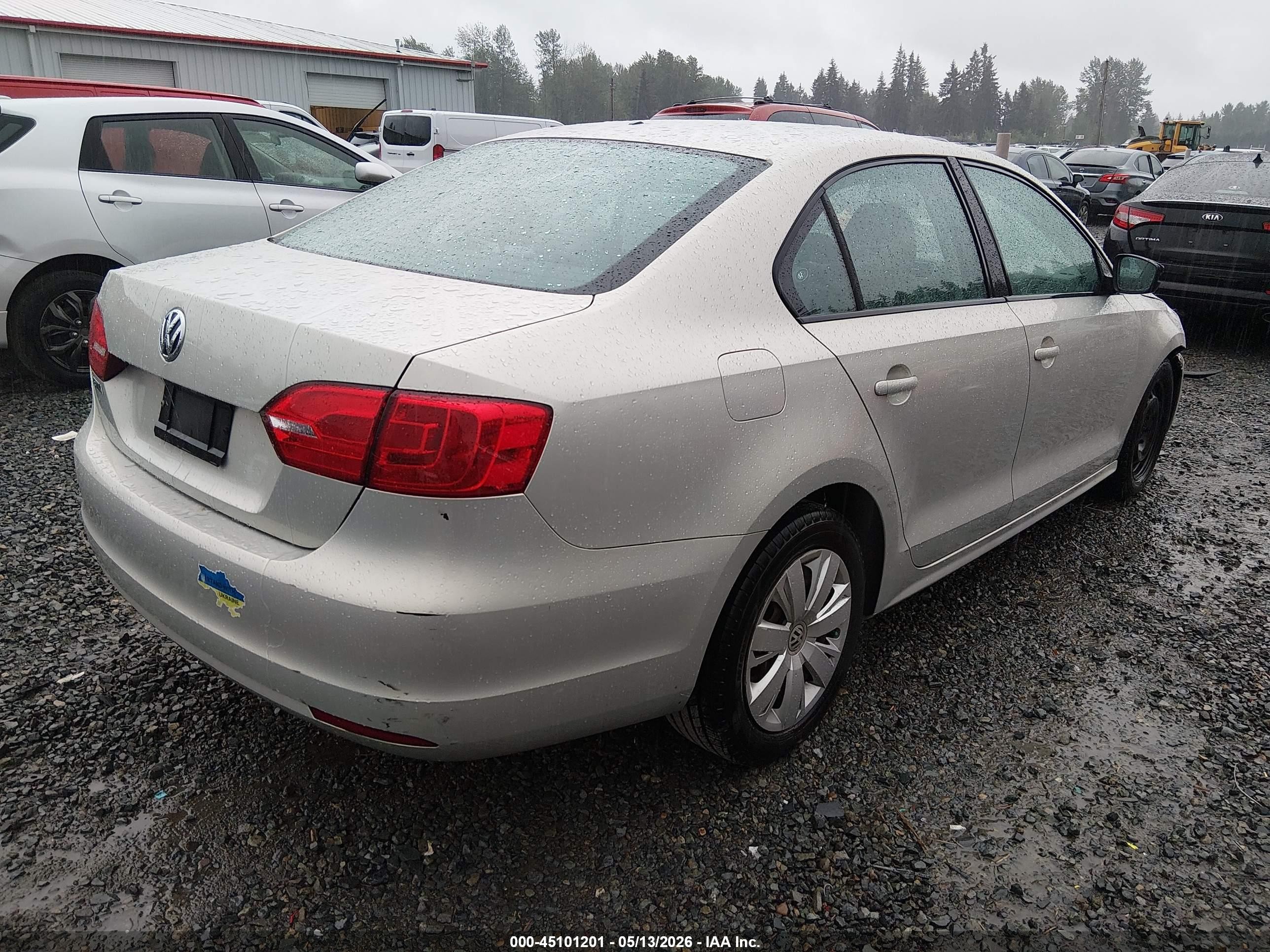 2011 Volkswagen Jetta 2.0l S Silver vin: 3VW2K7AJ8BM117650