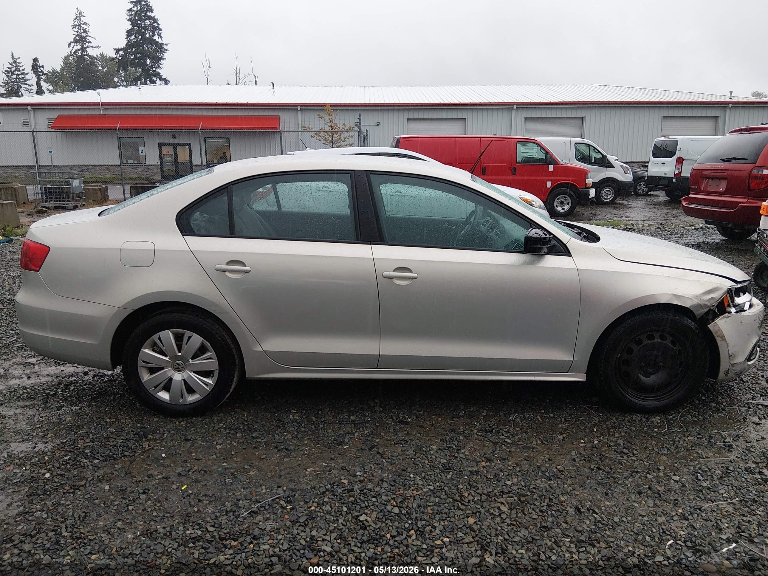2011 Volkswagen Jetta 2.0l S Silver vin: 3VW2K7AJ8BM117650