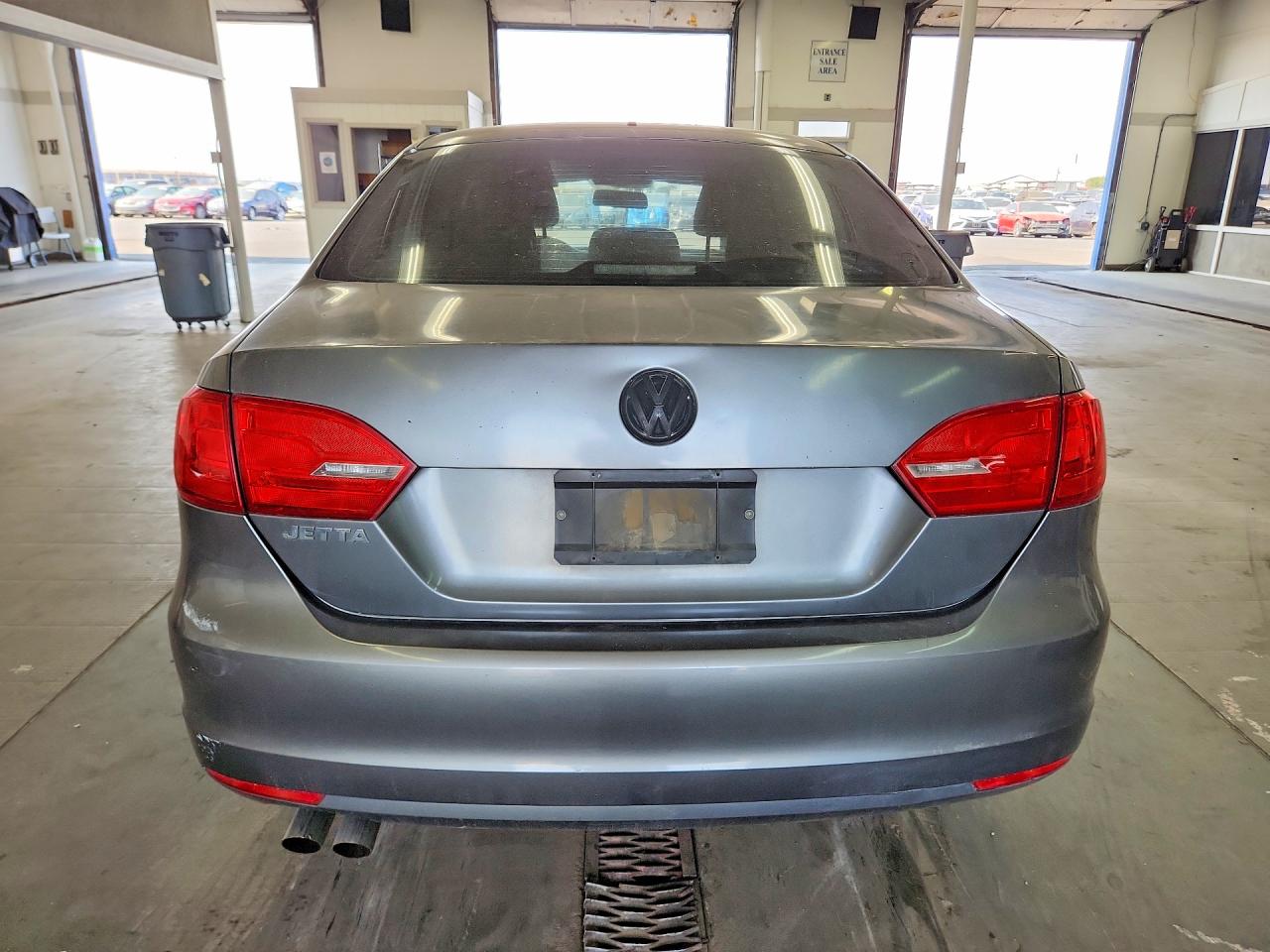 2011 Volkswagen Jetta Base Gray vin: 3VW2K7AJ8BM400565