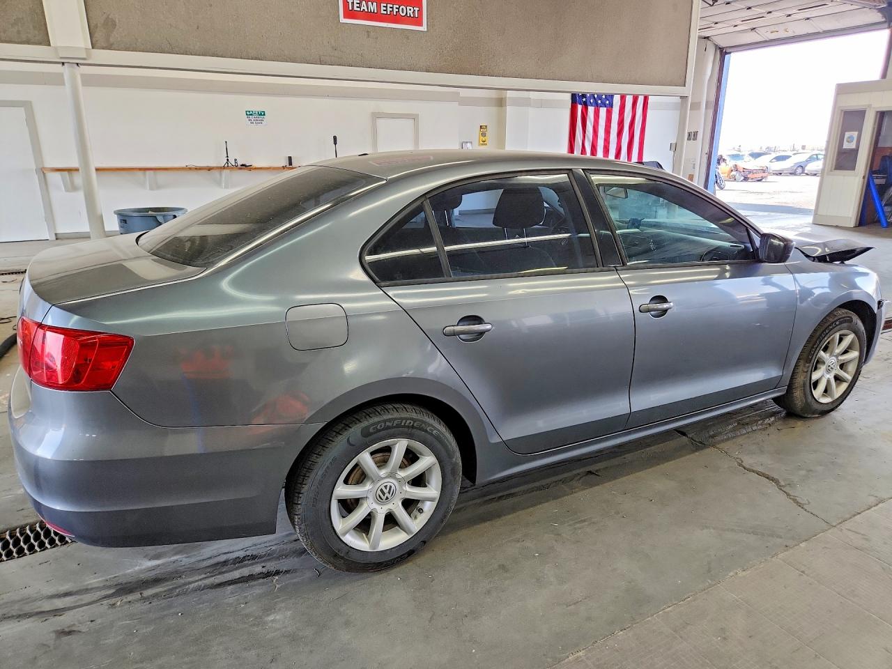 2011 Volkswagen Jetta Base Gray vin: 3VW2K7AJ8BM400565