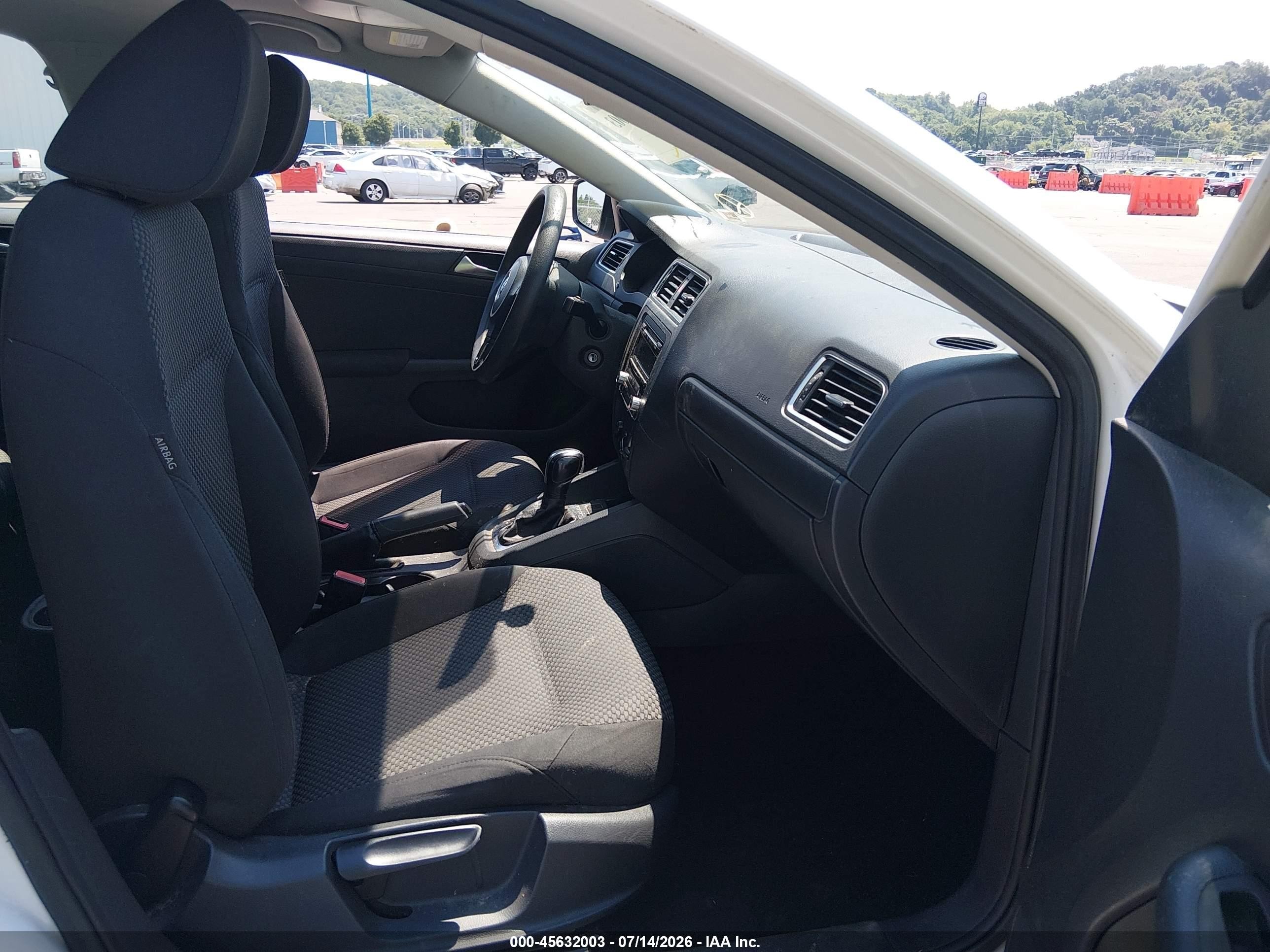 2012 Volkswagen Jetta 2.0l S White vin: 3VW2K7AJ8CM120615