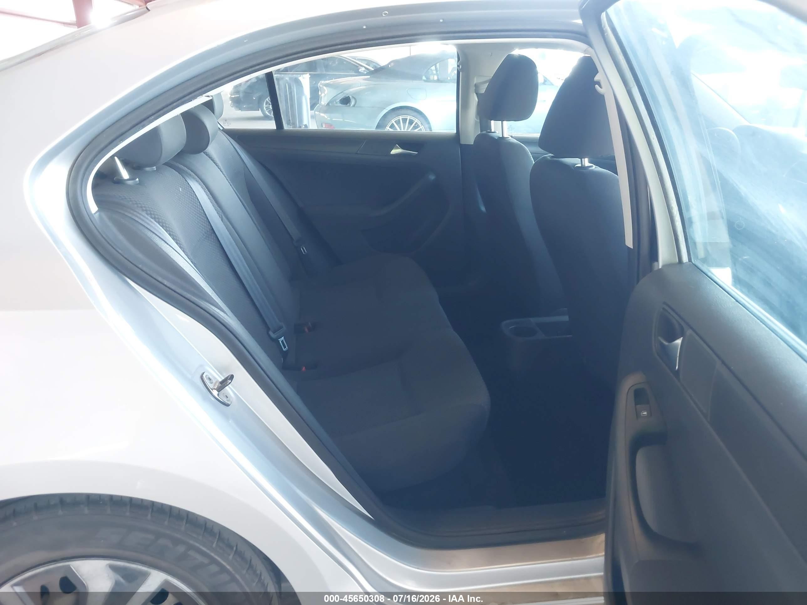 2012 Volkswagen Jetta 2.0l S Silver vin: 3VW2K7AJ8CM462405