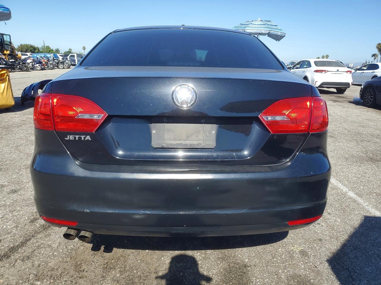 2013 Volkswagen Jetta Base Black vin: 3VW2K7AJ8DM268670