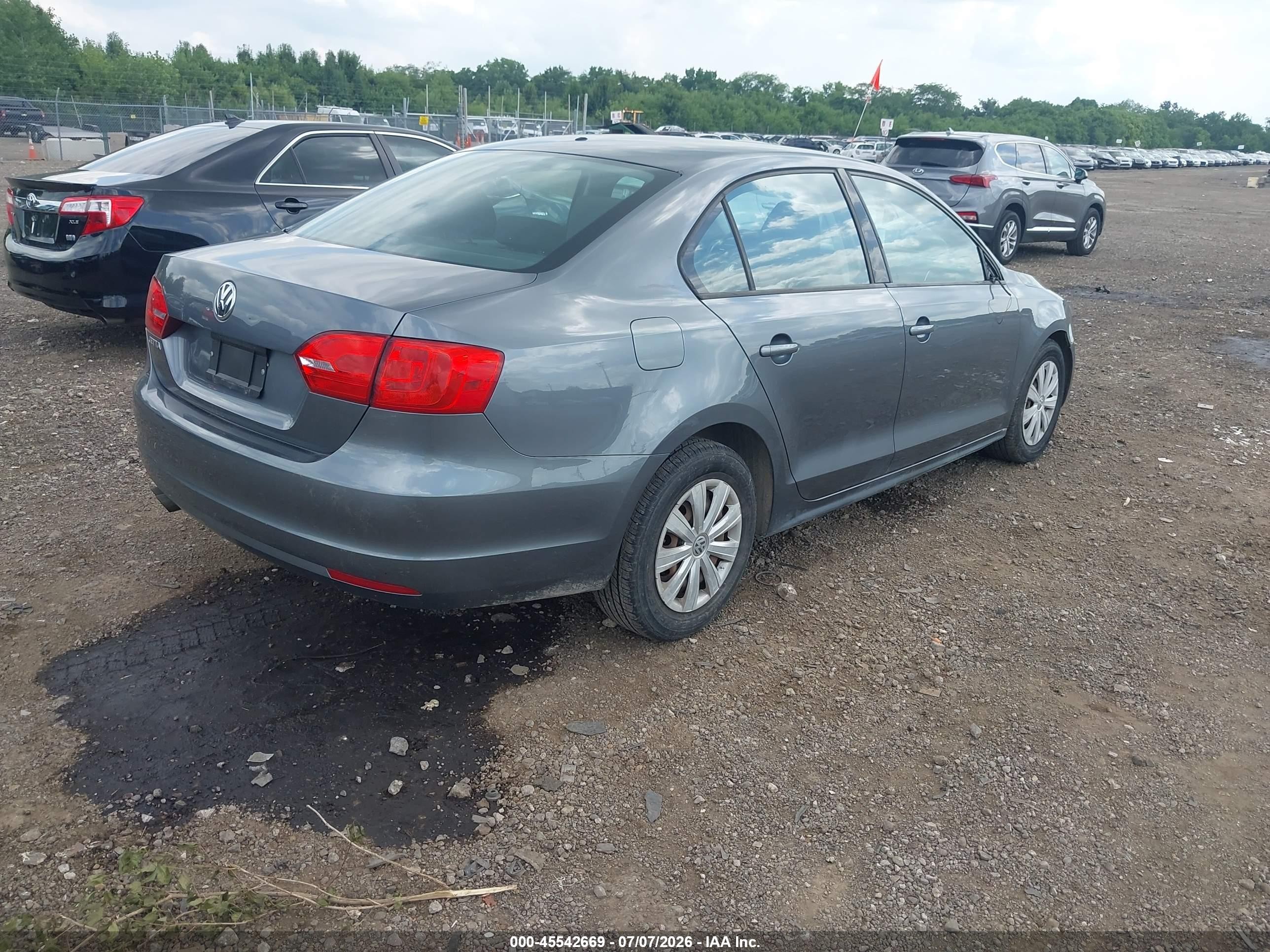 2013 Volkswagen Jetta 2.0l S Gray vin: 3VW2K7AJ8DM401556