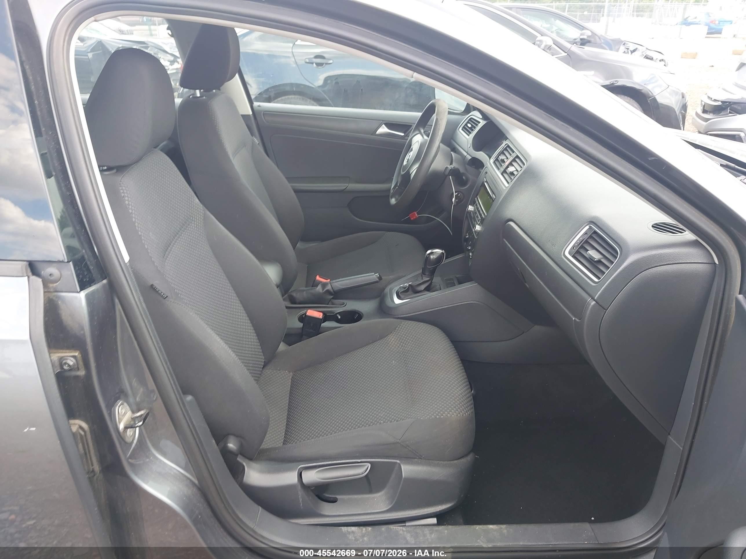 2013 Volkswagen Jetta 2.0l S Gray vin: 3VW2K7AJ8DM401556