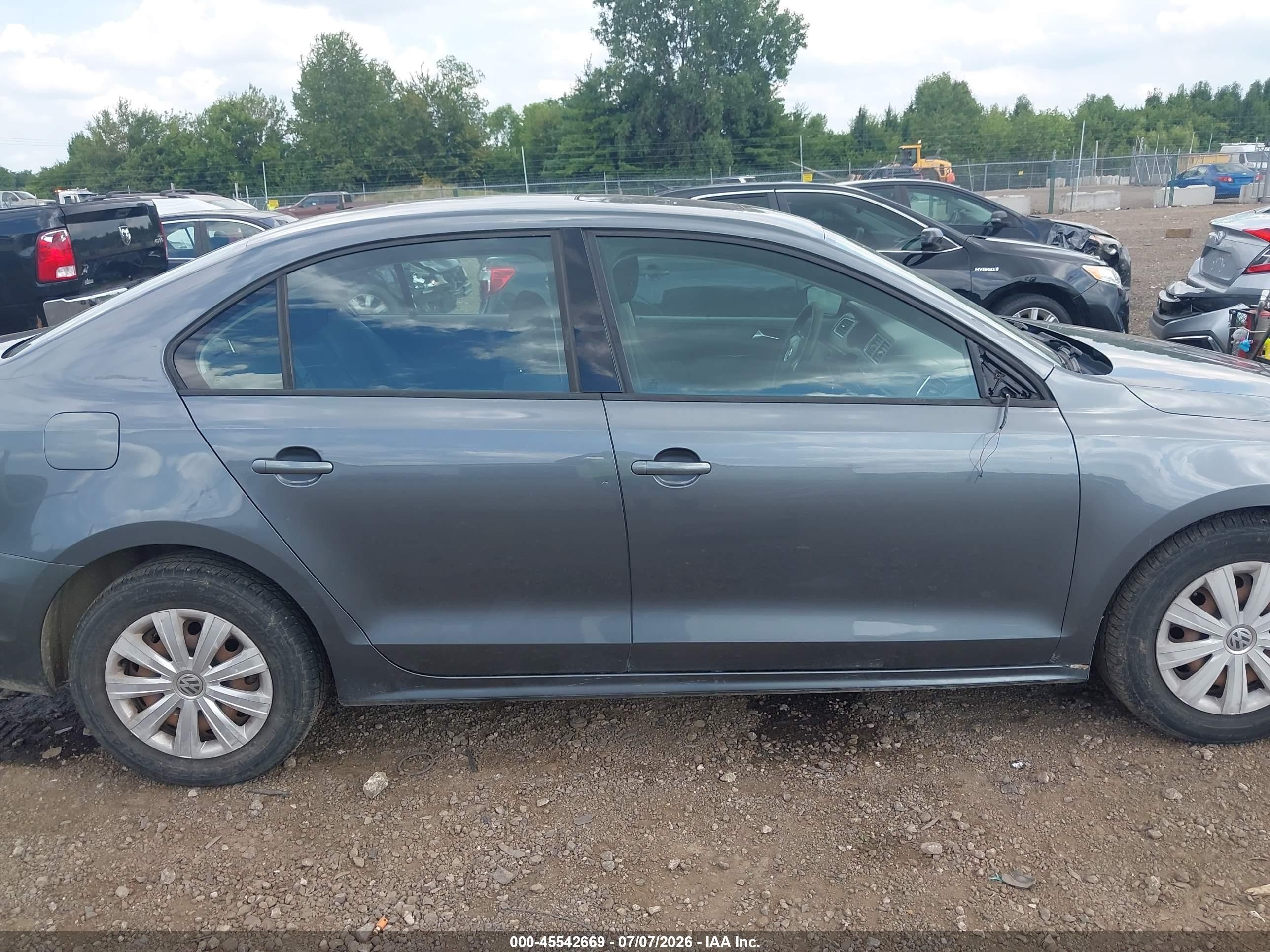 2013 Volkswagen Jetta 2.0l S Gray vin: 3VW2K7AJ8DM401556