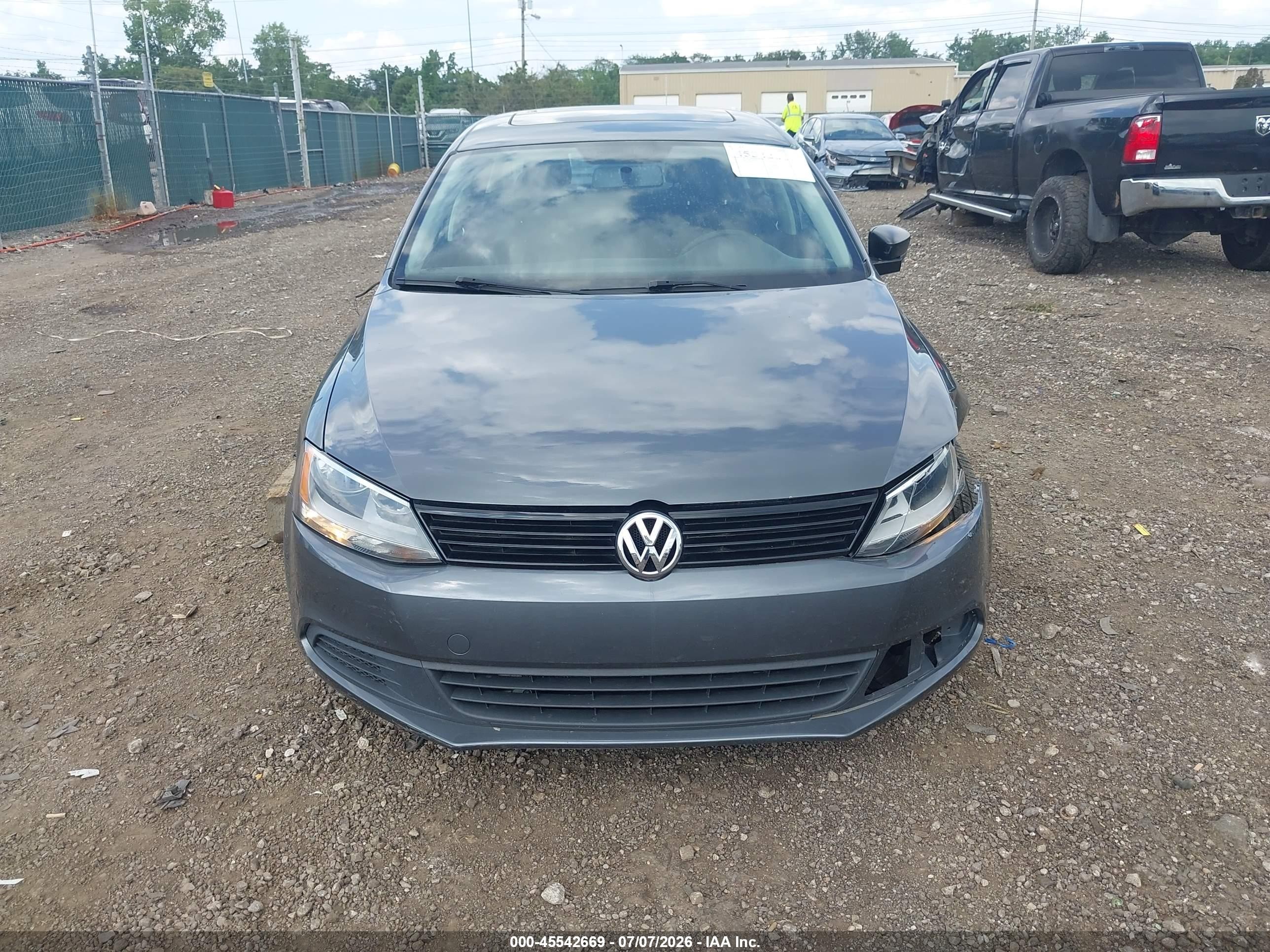2013 Volkswagen Jetta 2.0l S Gray vin: 3VW2K7AJ8DM401556