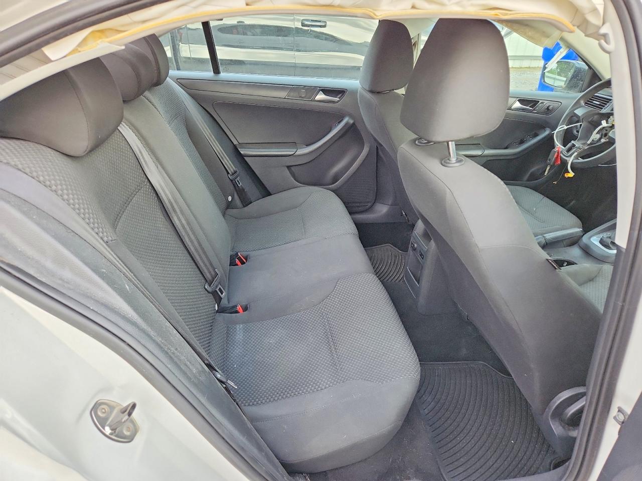 2014 Volkswagen Jetta Base White vin: 3VW2K7AJ8EM207613