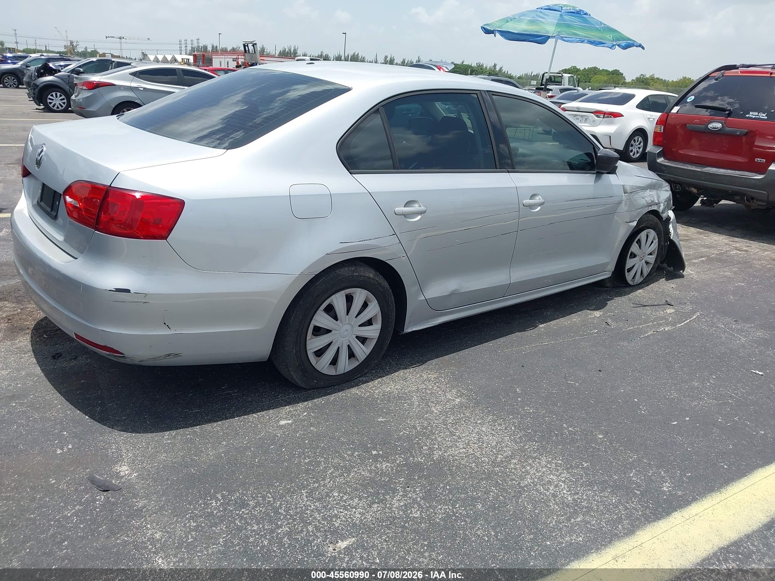 2014 Volkswagen Jetta 2.0l S Silver vin: 3VW2K7AJ8EM222905