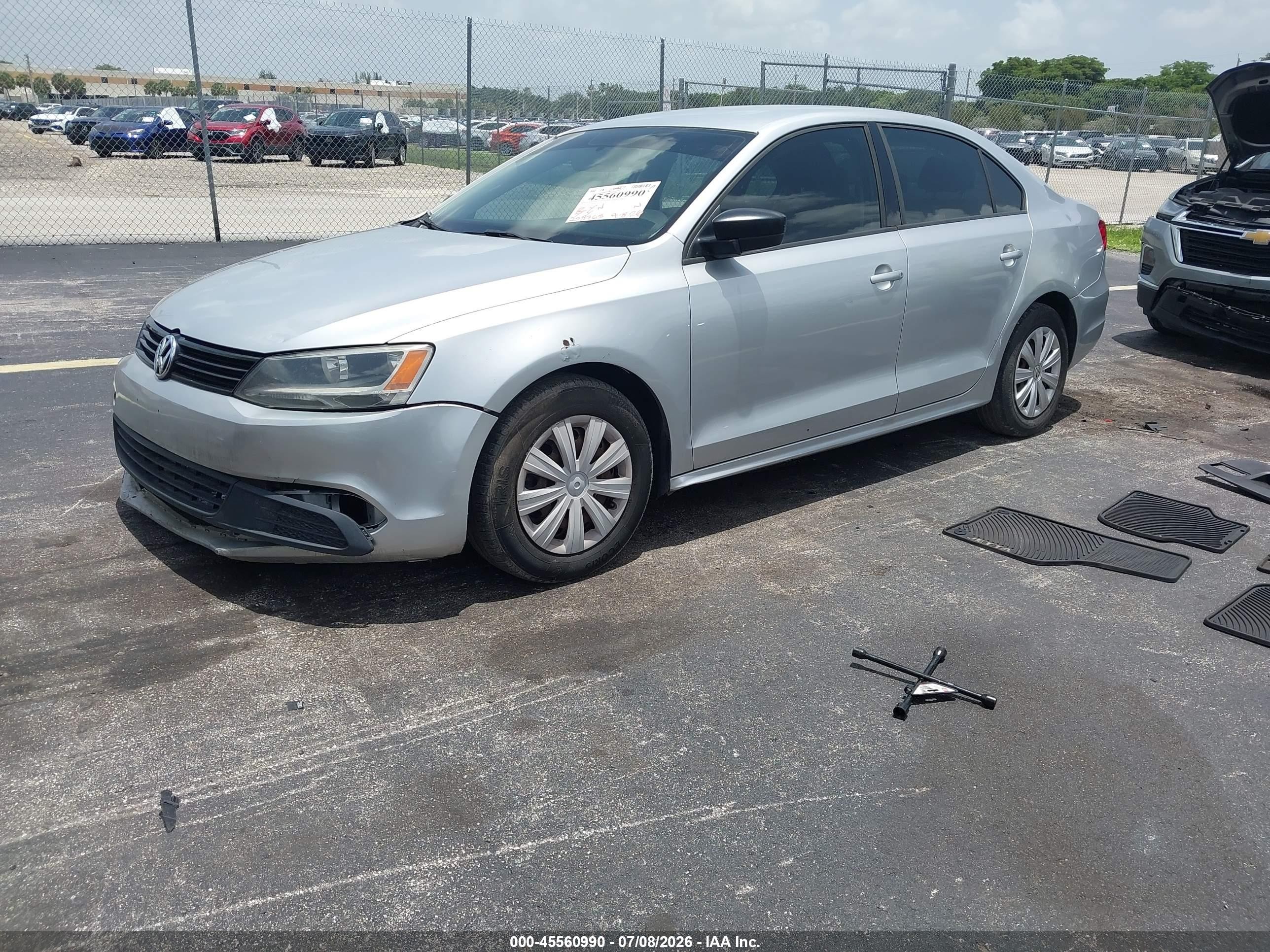 2014 Volkswagen Jetta 2.0l S Silver vin: 3VW2K7AJ8EM222905