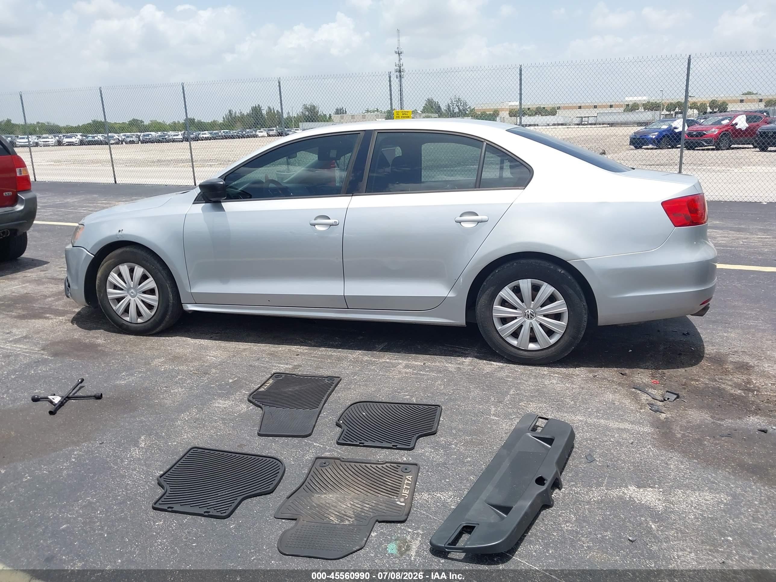 2014 Volkswagen Jetta 2.0l S Silver vin: 3VW2K7AJ8EM222905