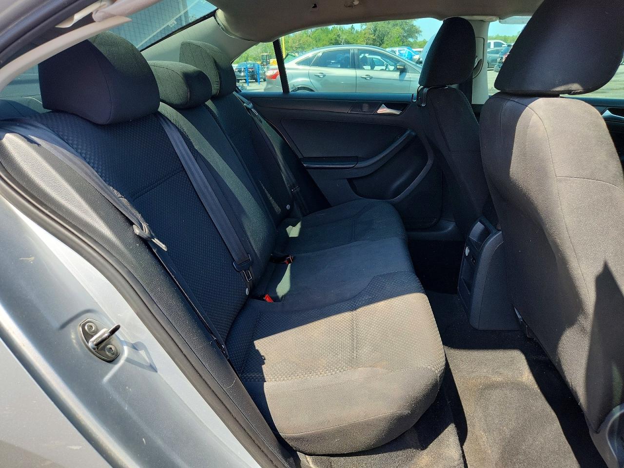 2014 Volkswagen Jetta Base Silver vin: 3VW2K7AJ8EM234584