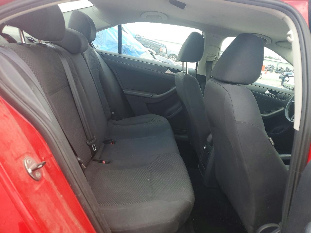 2014 Volkswagen Jetta Base Red vin: 3VW2K7AJ8EM250512