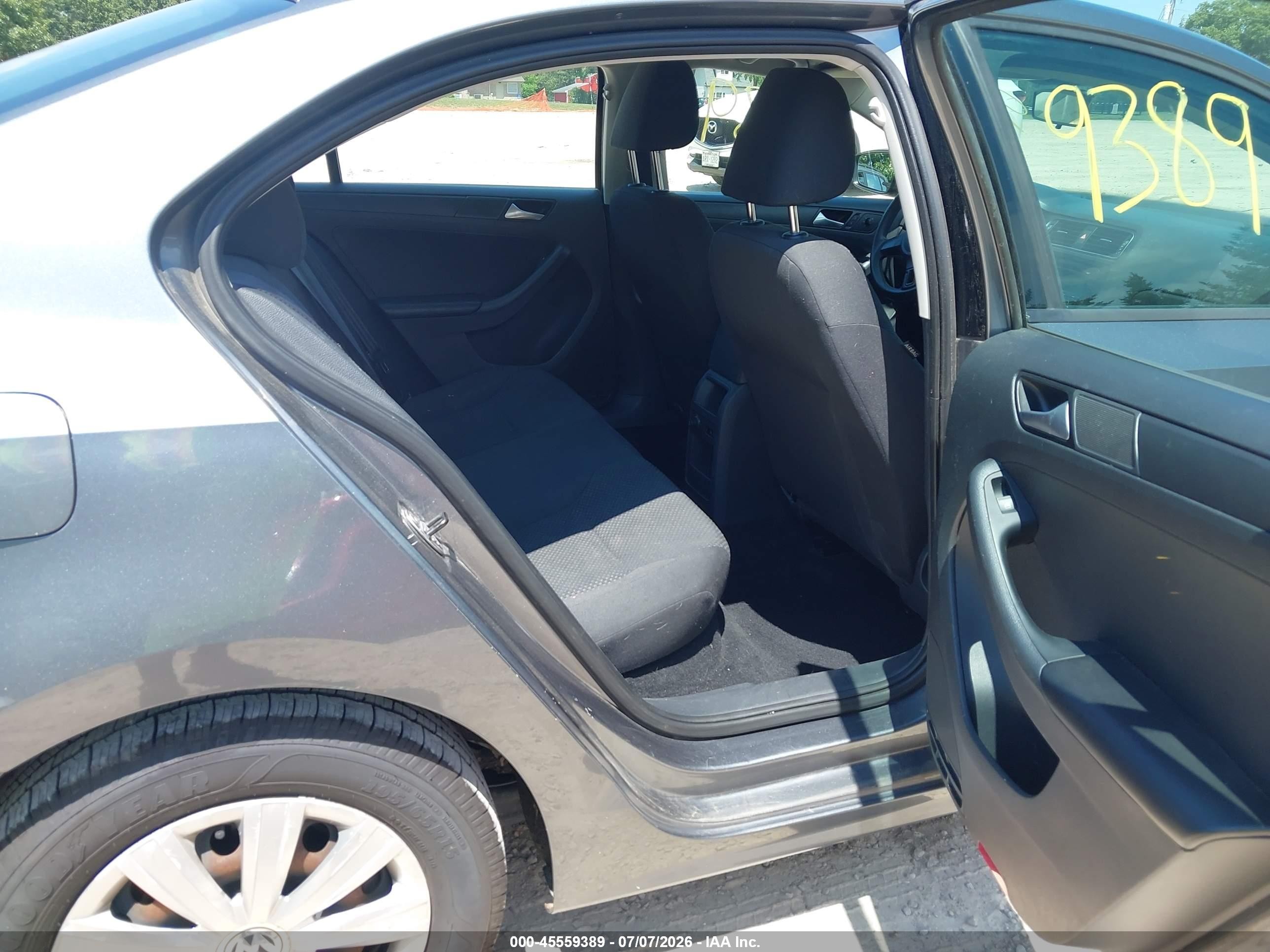 2014 Volkswagen Jetta 2.0l S Silver vin: 3VW2K7AJ8EM291111