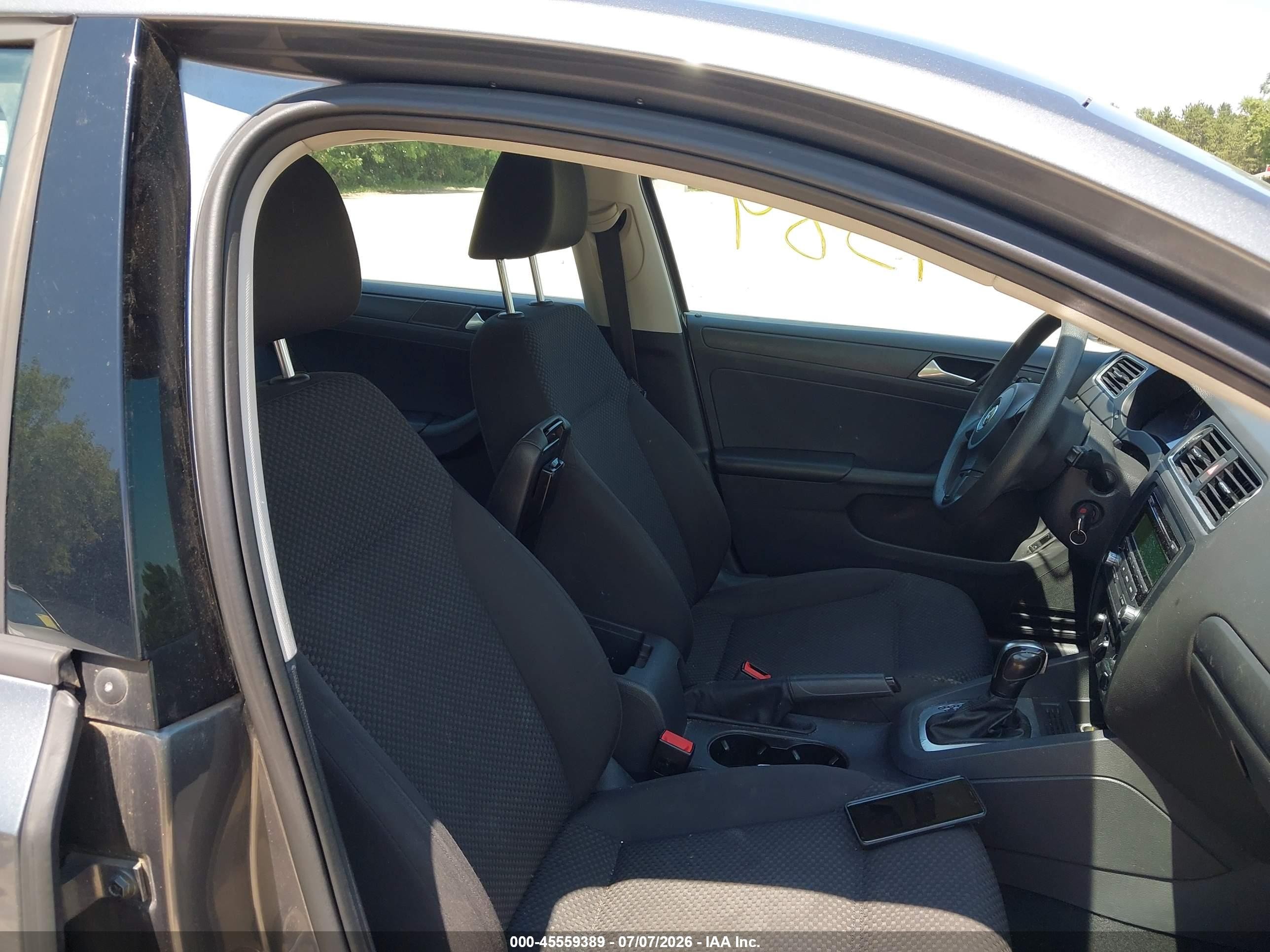 2014 Volkswagen Jetta 2.0l S Silver vin: 3VW2K7AJ8EM291111