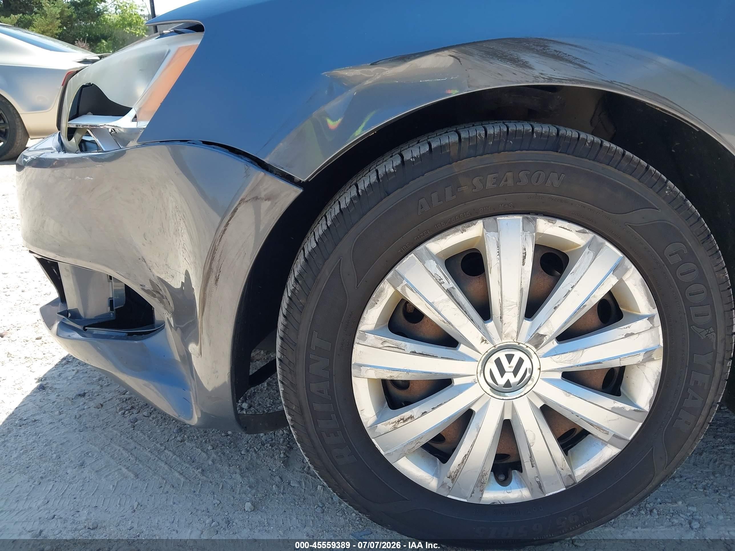 2014 Volkswagen Jetta 2.0l S Silver vin: 3VW2K7AJ8EM291111