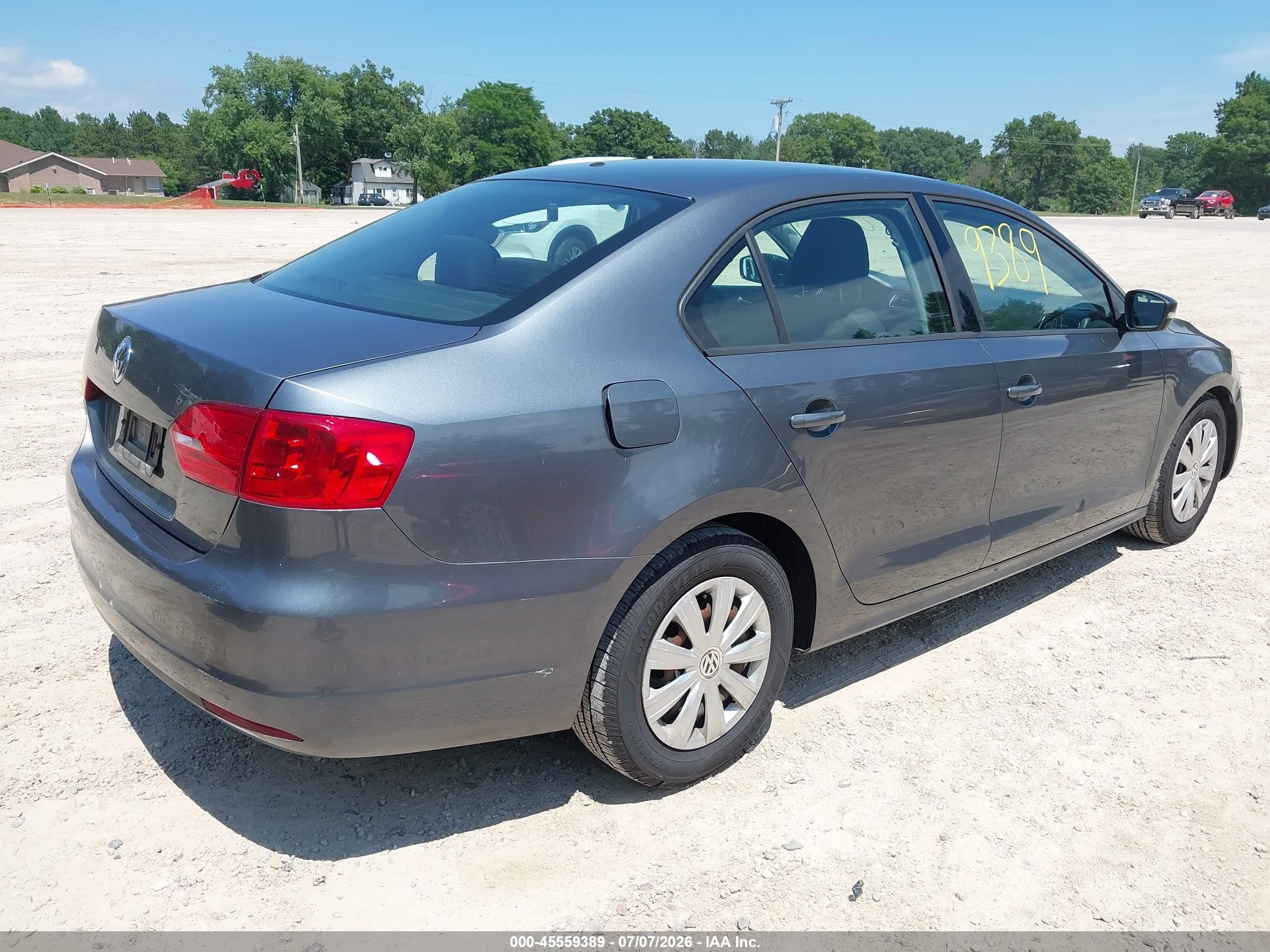 2014 Volkswagen Jetta 2.0l S Silver vin: 3VW2K7AJ8EM291111
