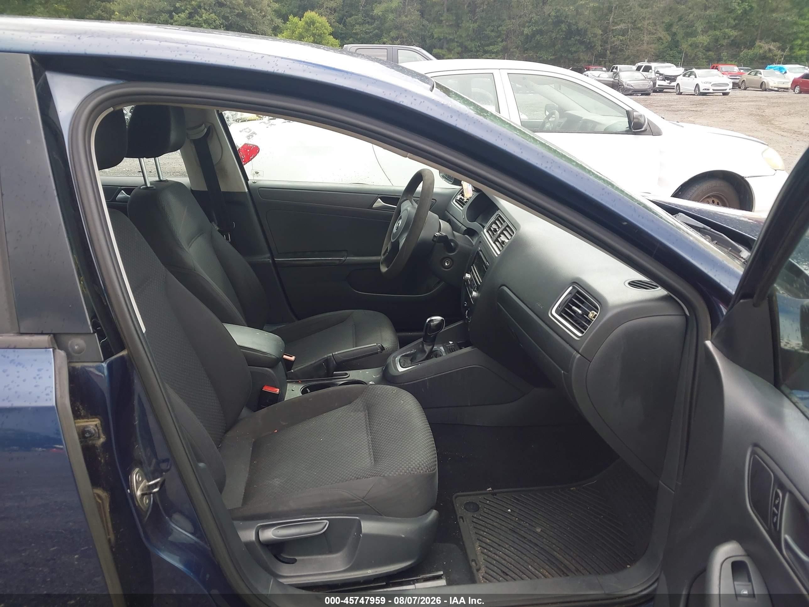 2014 Volkswagen Jetta 2.0l S Blue vin: 3VW2K7AJ8EM304228