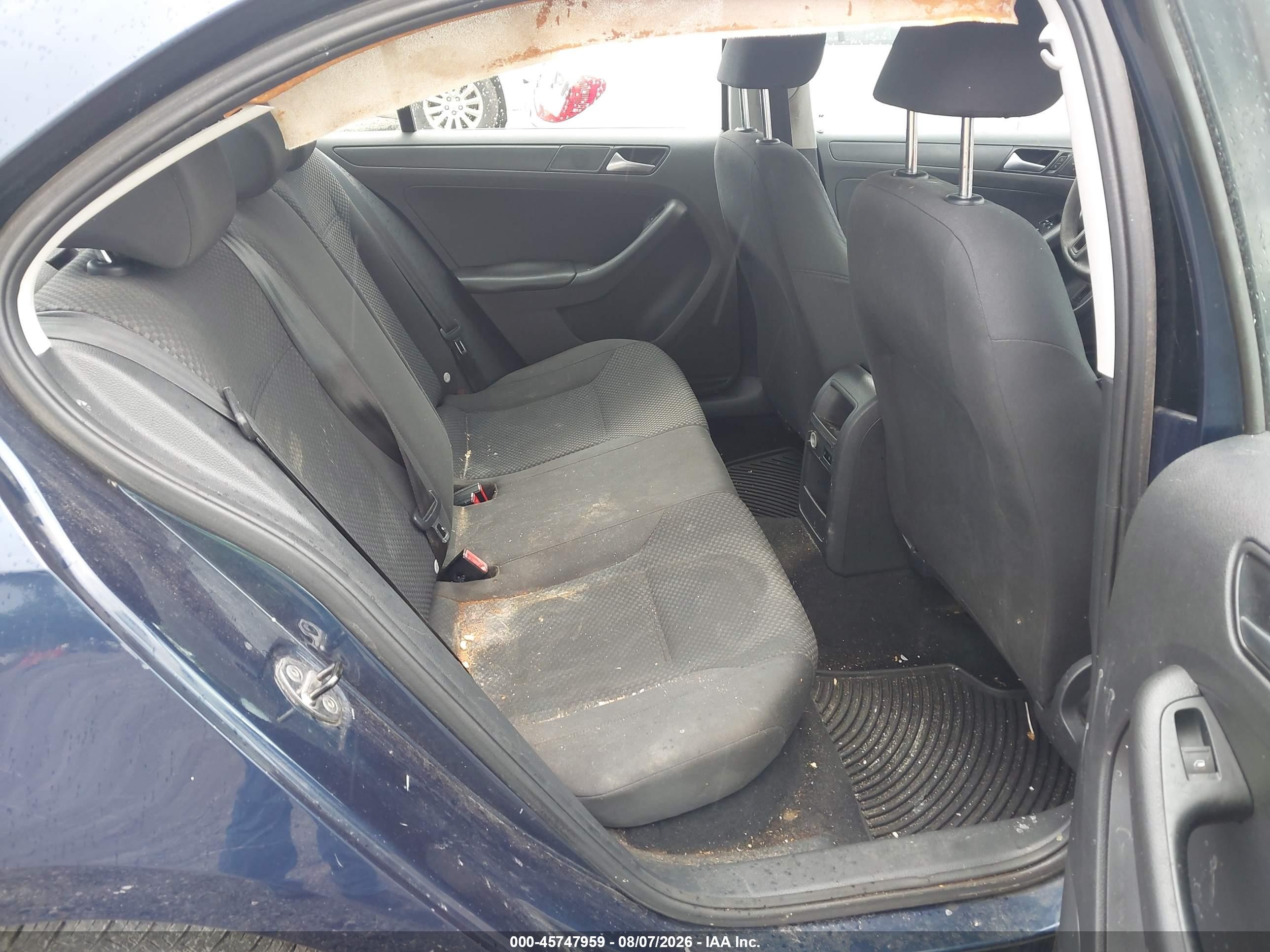2014 Volkswagen Jetta 2.0l S Blue vin: 3VW2K7AJ8EM304228
