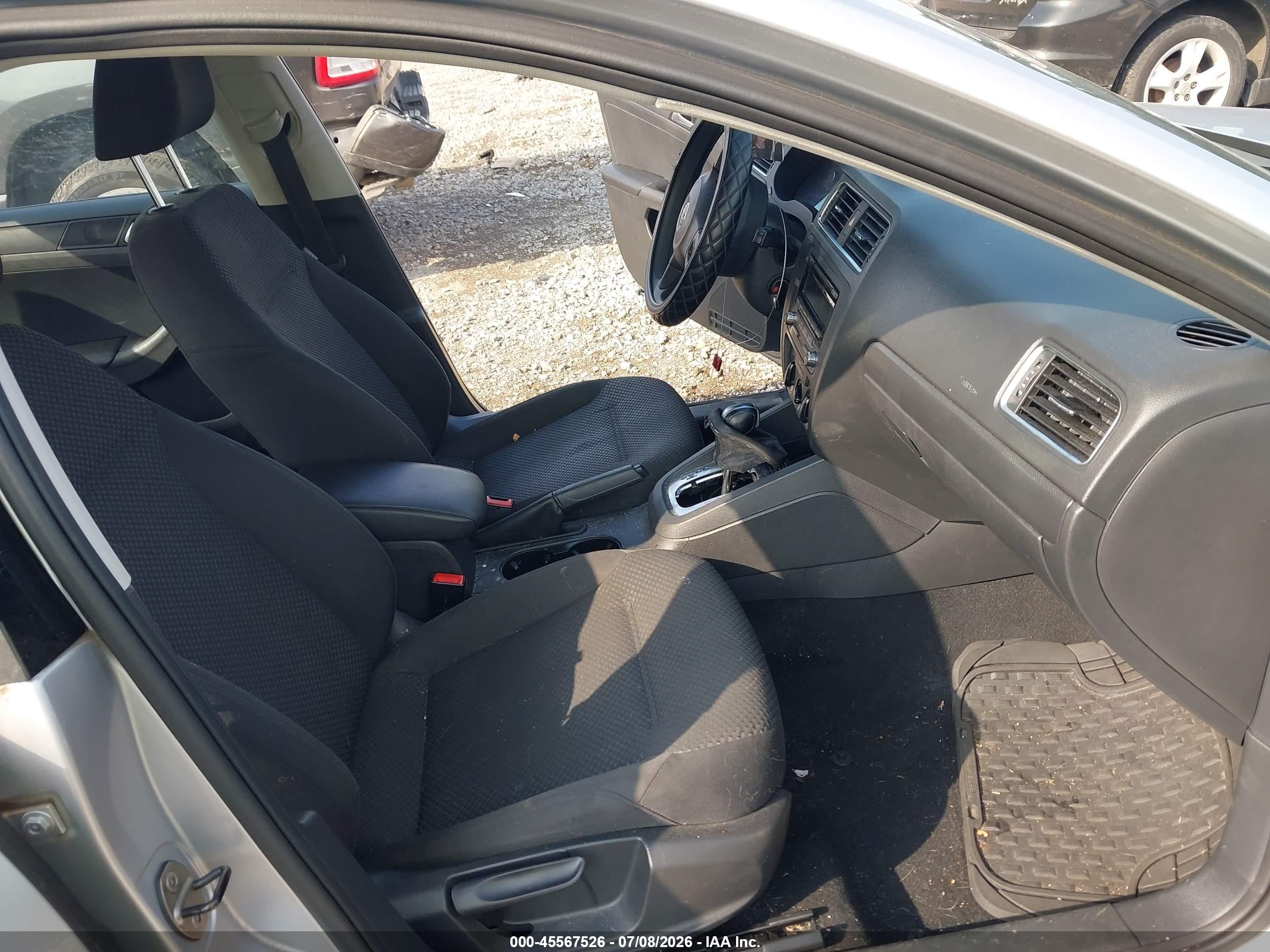 2014 Volkswagen Jetta 2.0l S Silver vin: 3VW2K7AJ8EM327802