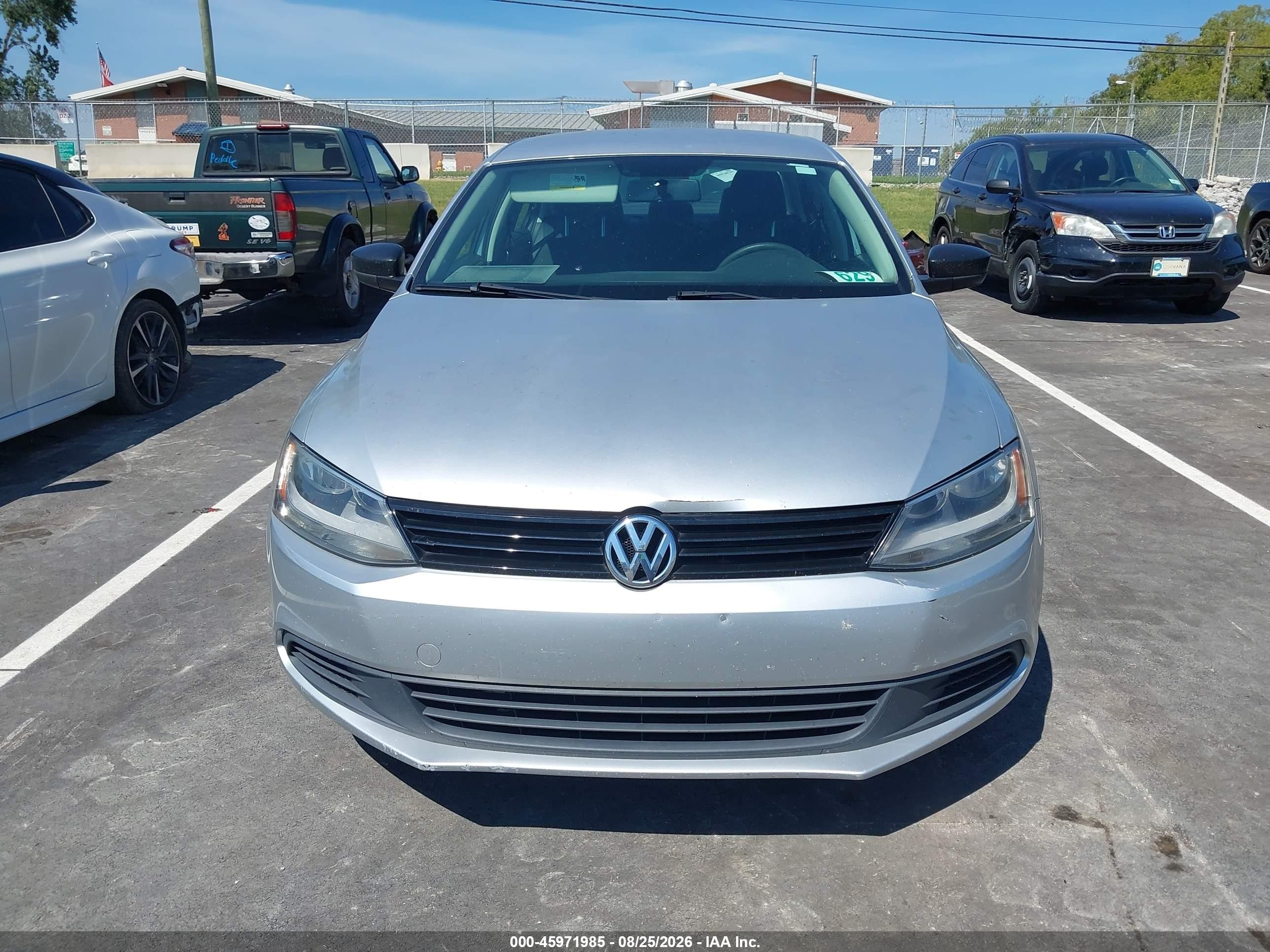 2014 Volkswagen Jetta 2.0l S Серебряный vin: 3VW2K7AJ8EM332692