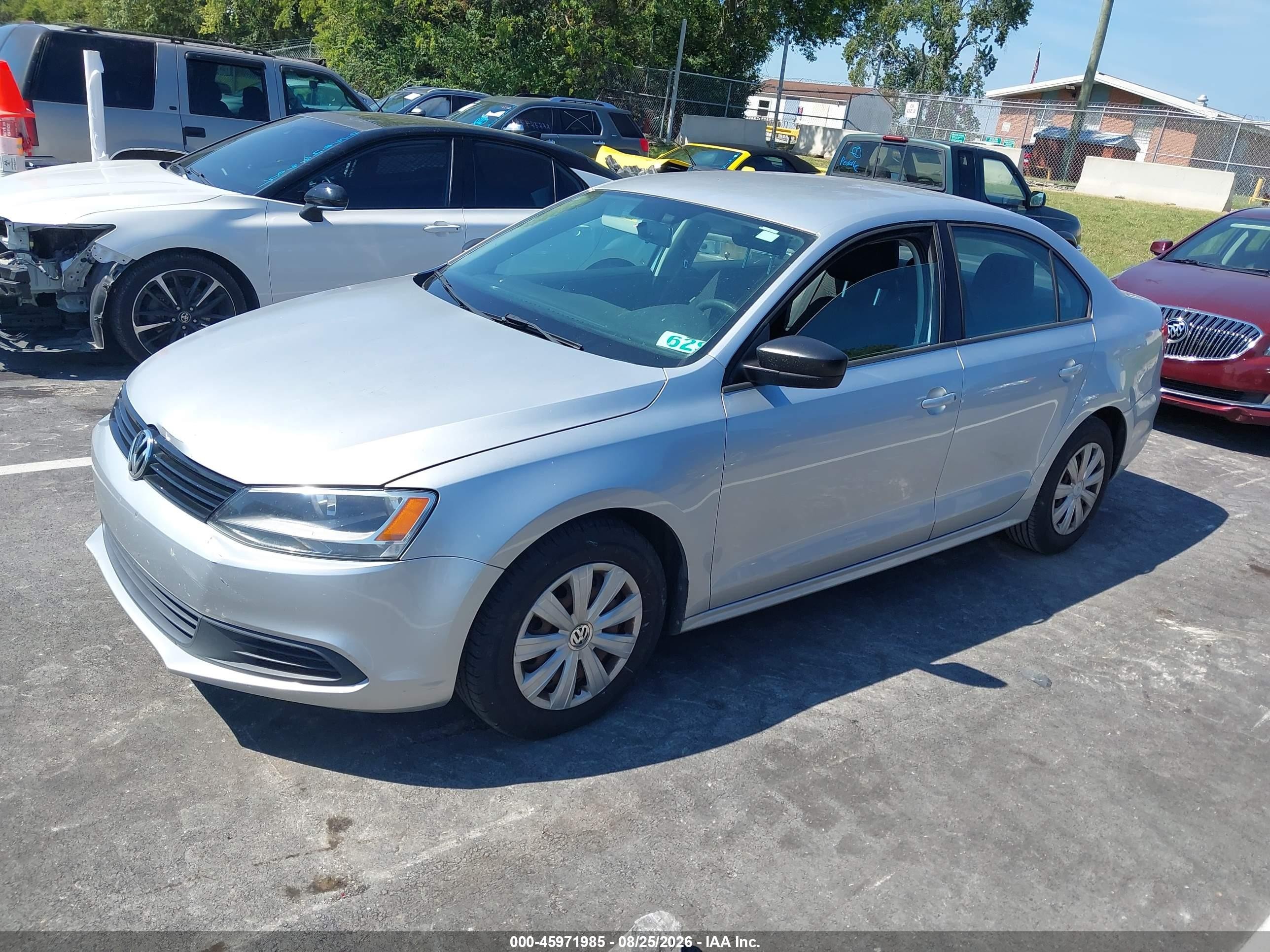 2014 Volkswagen Jetta 2.0l S Серебряный vin: 3VW2K7AJ8EM332692