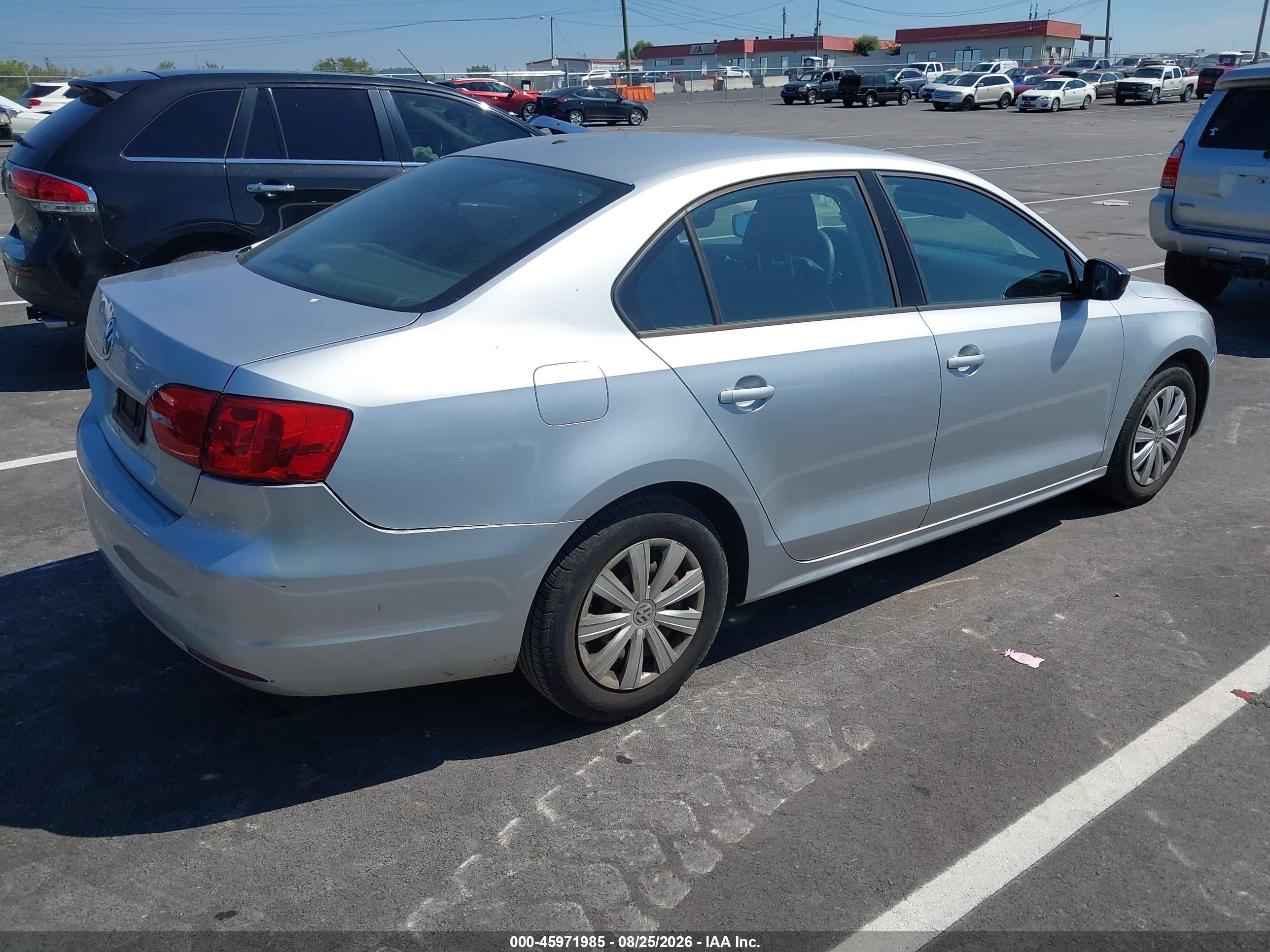2014 Volkswagen Jetta 2.0l S Серебряный vin: 3VW2K7AJ8EM332692