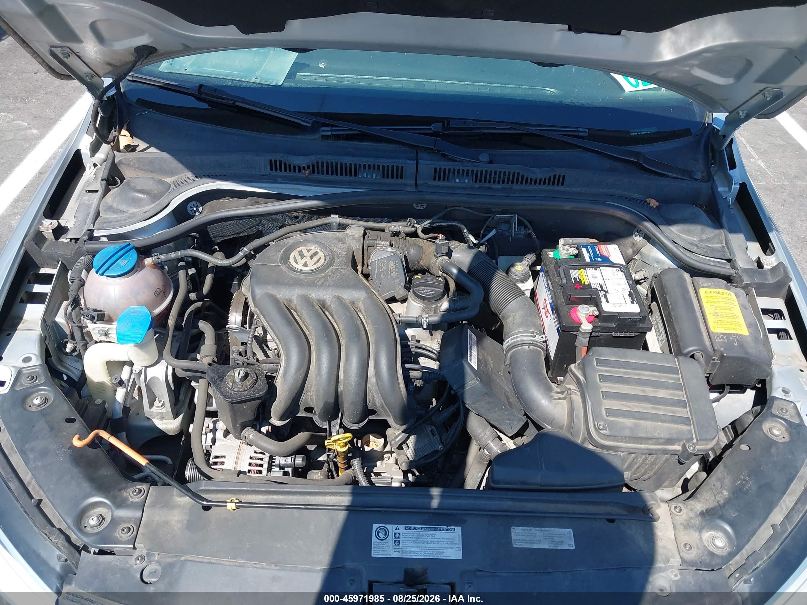 2014 Volkswagen Jetta 2.0l S Серебряный vin: 3VW2K7AJ8EM332692