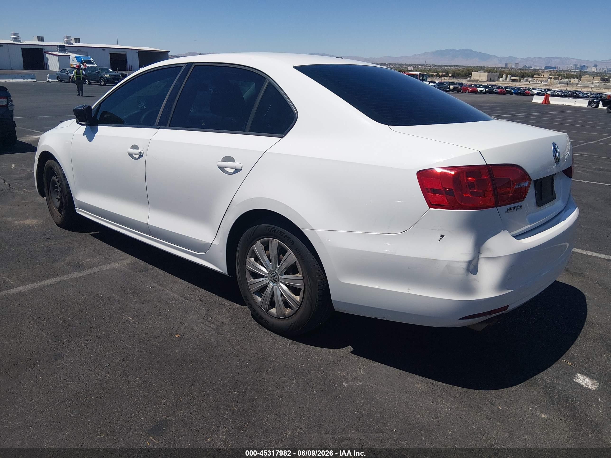 2014 Volkswagen Jetta 2.0l S White vin: 3VW2K7AJ8EM383061