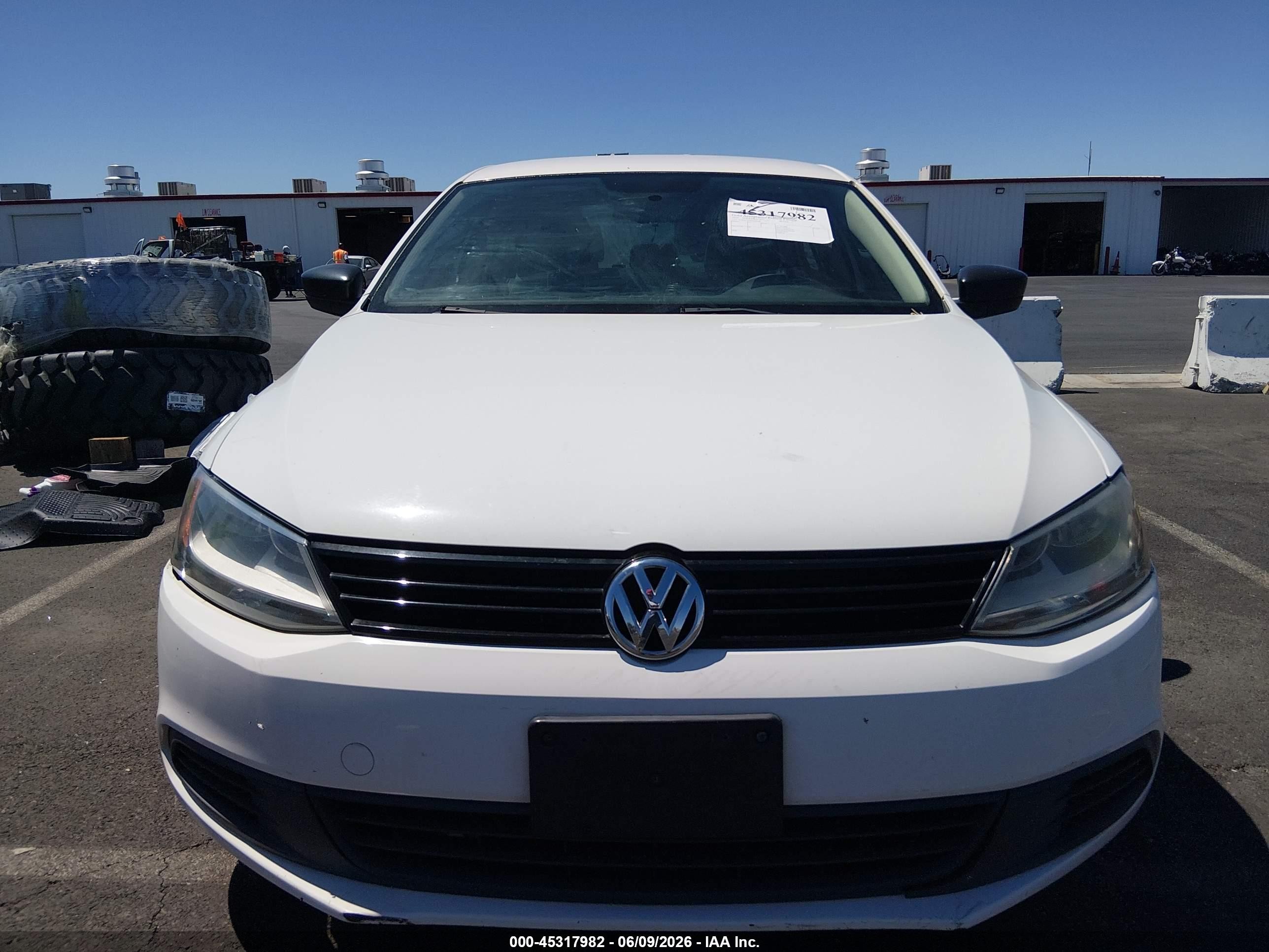 2014 Volkswagen Jetta 2.0l S White vin: 3VW2K7AJ8EM383061