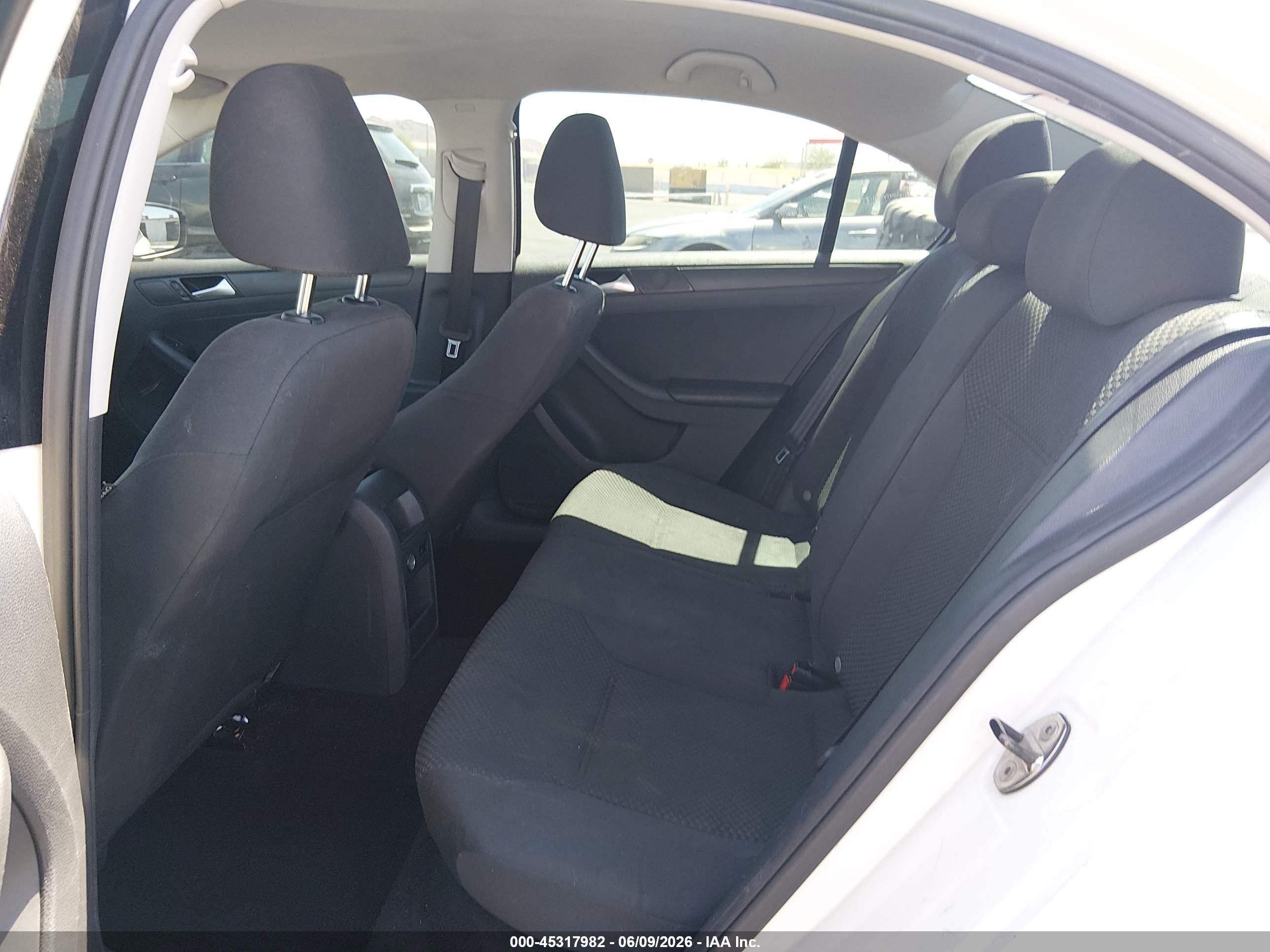 2014 Volkswagen Jetta 2.0l S White vin: 3VW2K7AJ8EM383061