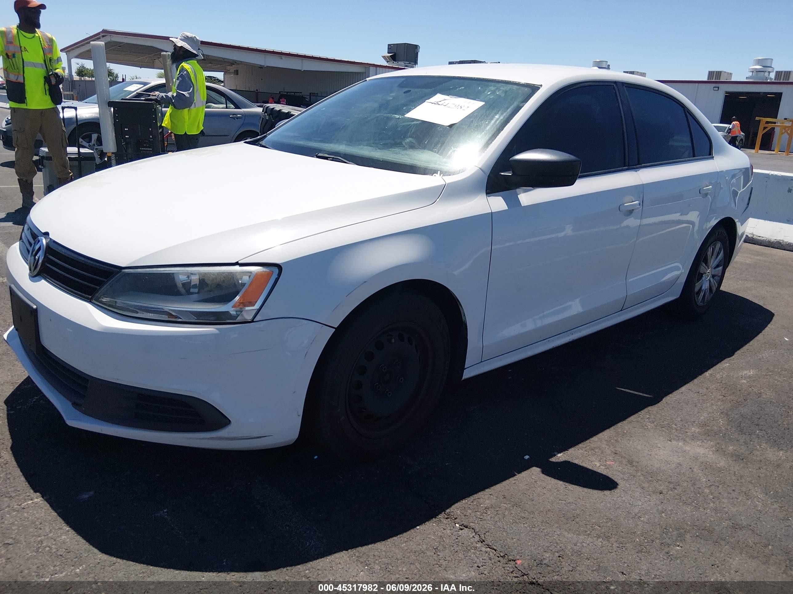 2014 Volkswagen Jetta 2.0l S White vin: 3VW2K7AJ8EM383061