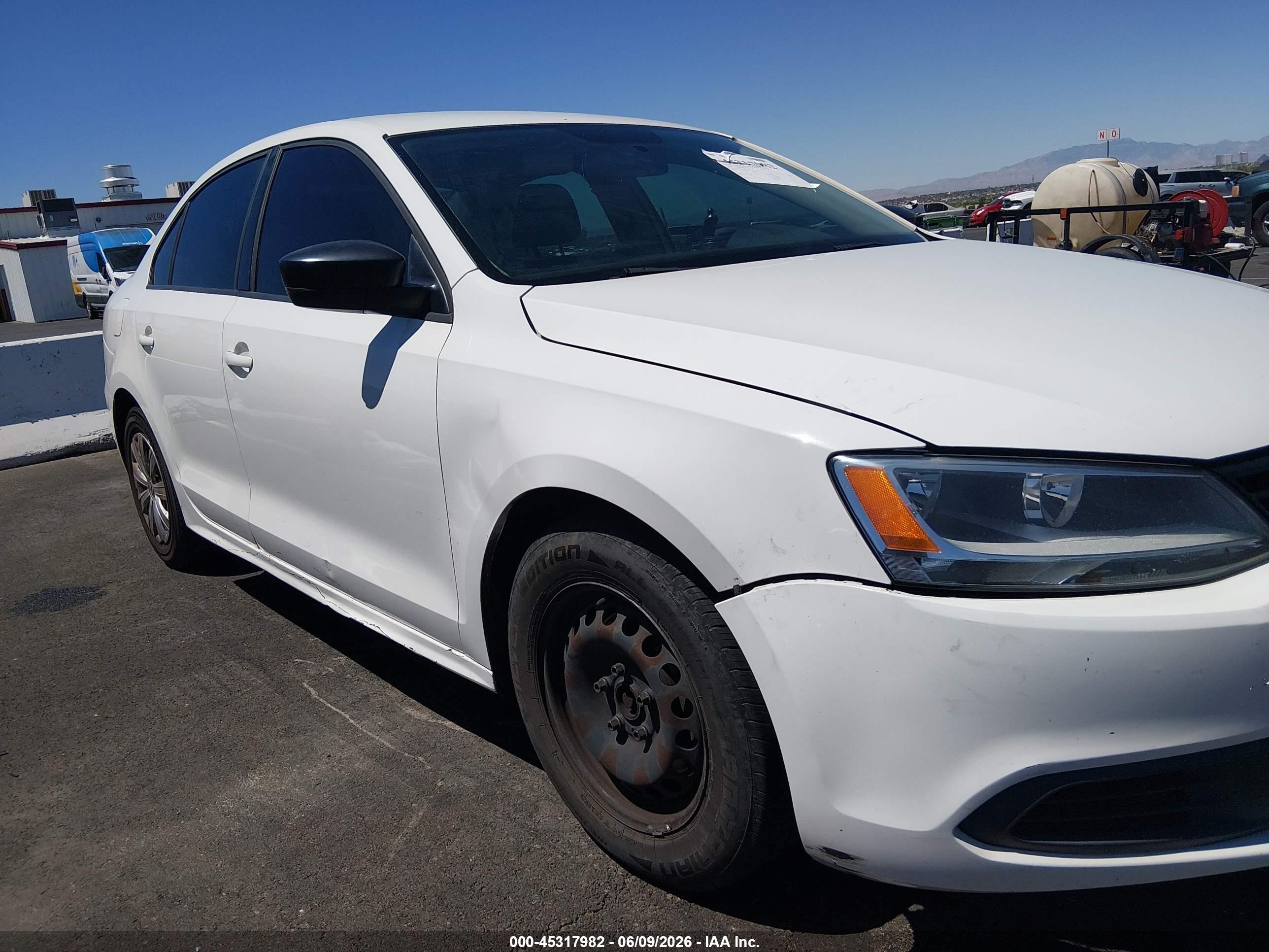 2014 Volkswagen Jetta 2.0l S White vin: 3VW2K7AJ8EM383061