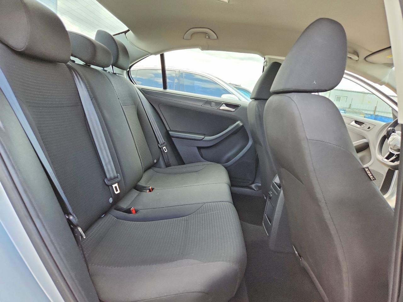 2015 Volkswagen Jetta Base Silver vin: 3VW2K7AJ8FM226776