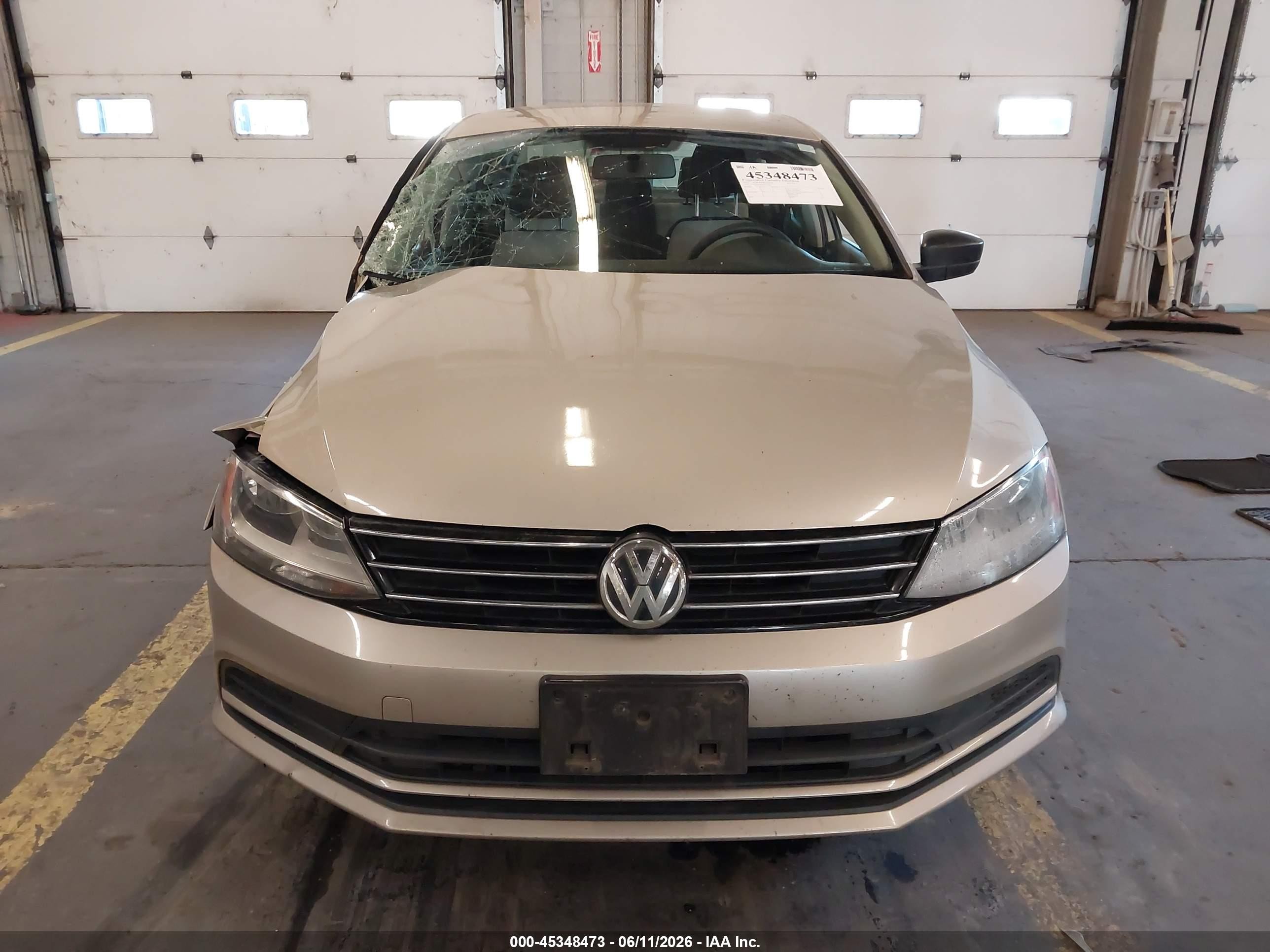 2015 Volkswagen Jetta 2.0l S Gold vin: 3VW2K7AJ8FM237423